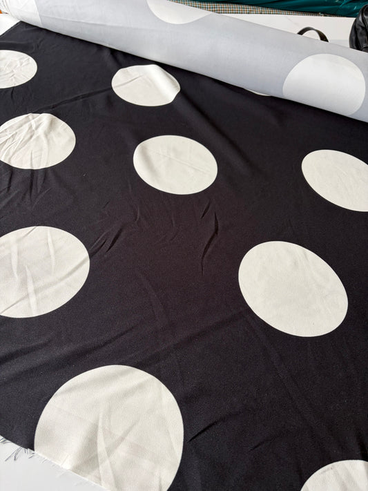 STAN 045  heavy stretch with giant dots