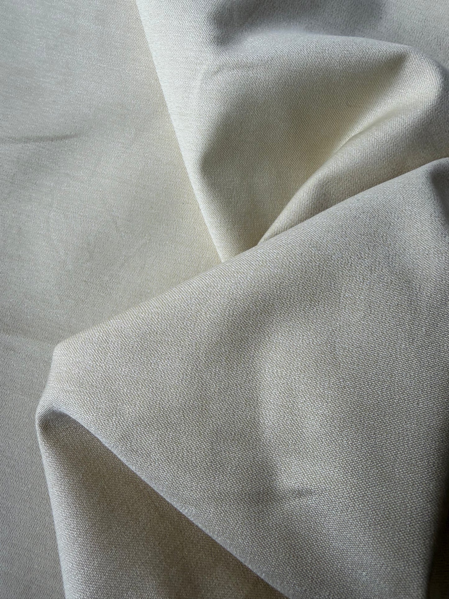 AMI 2.12 banana puree stretch suiting fabric