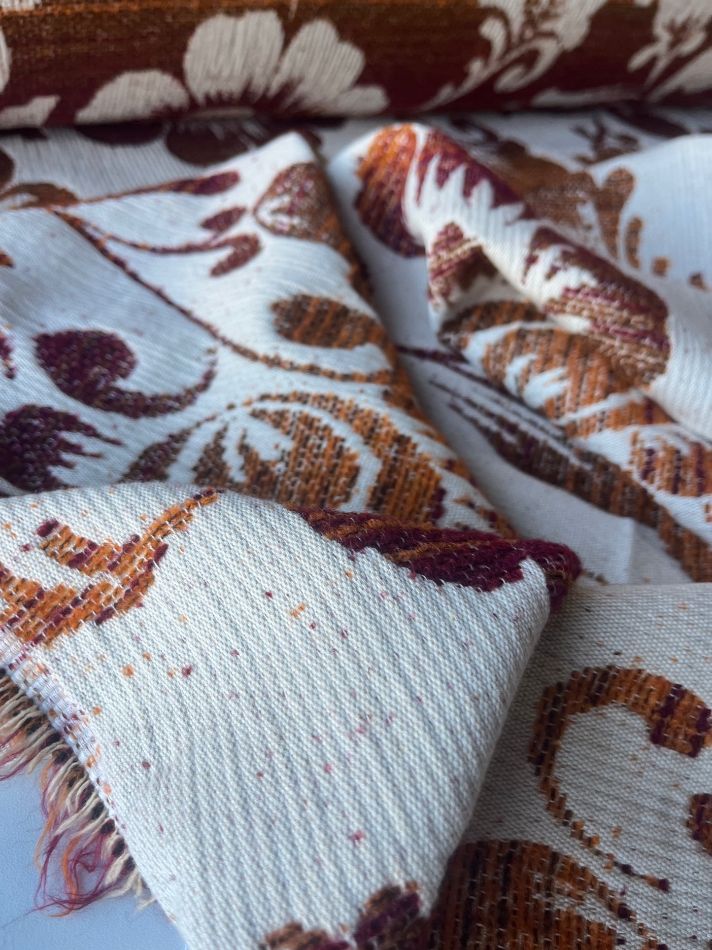 INGA 003  wool jacquard  orange/red giant flower