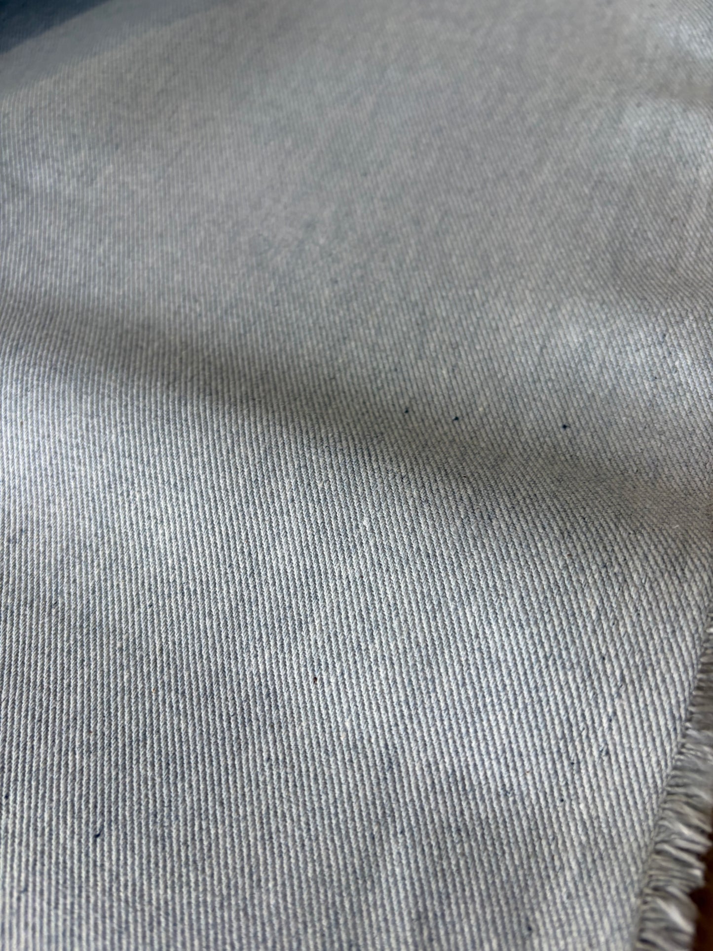 STAN 048 light grey denim