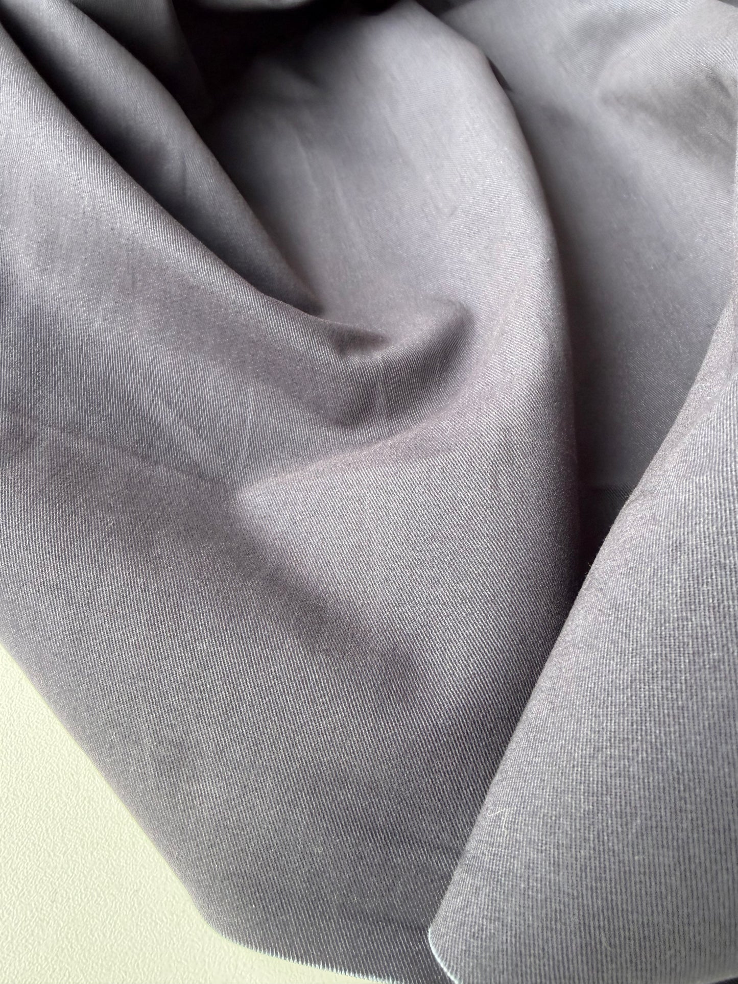 AMI 2.23 antracite grey cotton twill