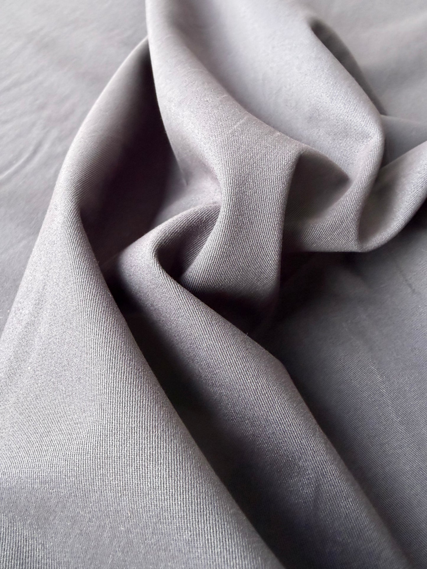 AMI 2.23 antracite grey cotton twill