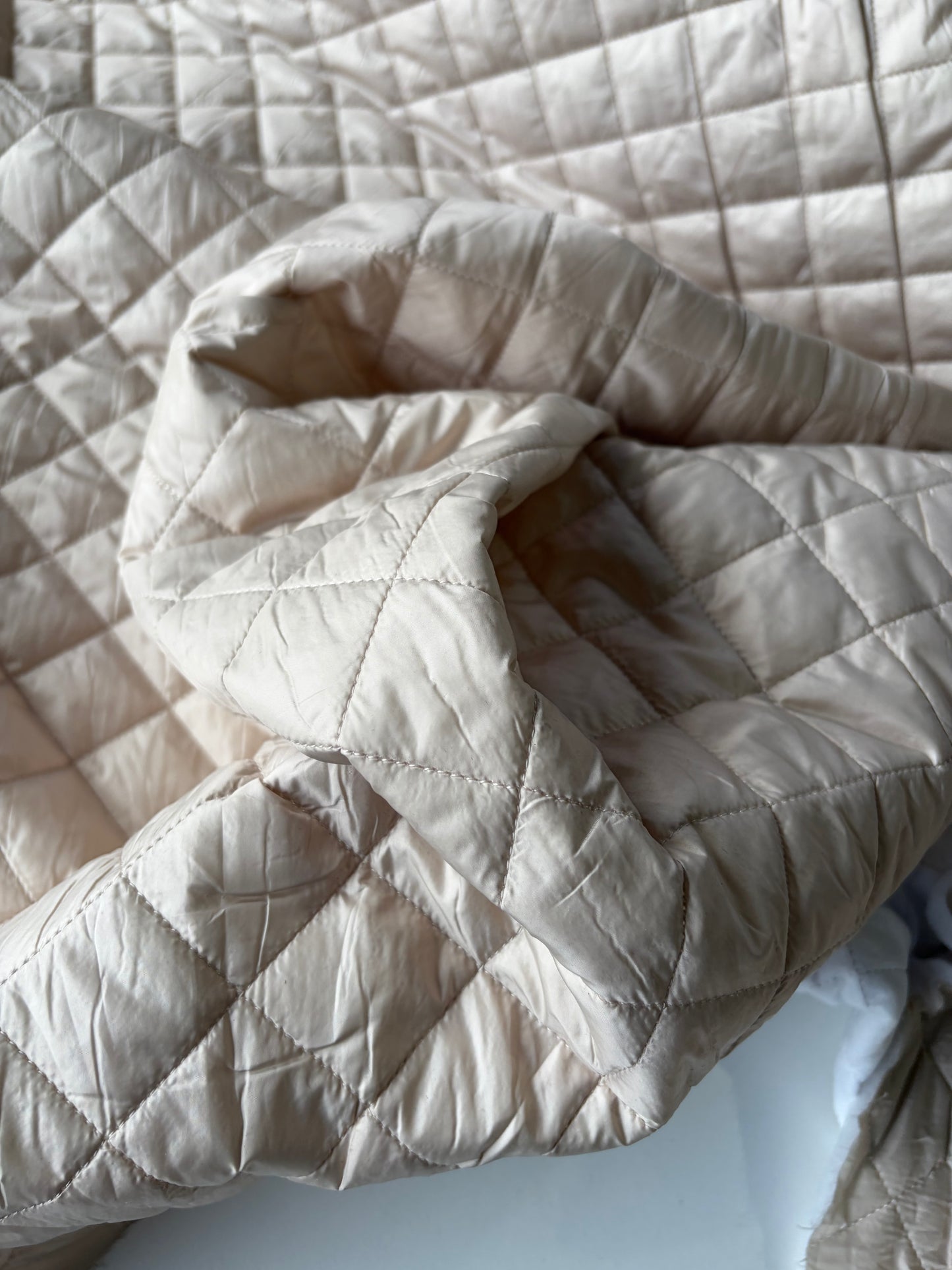 STAN 057 light quilted fabric cream