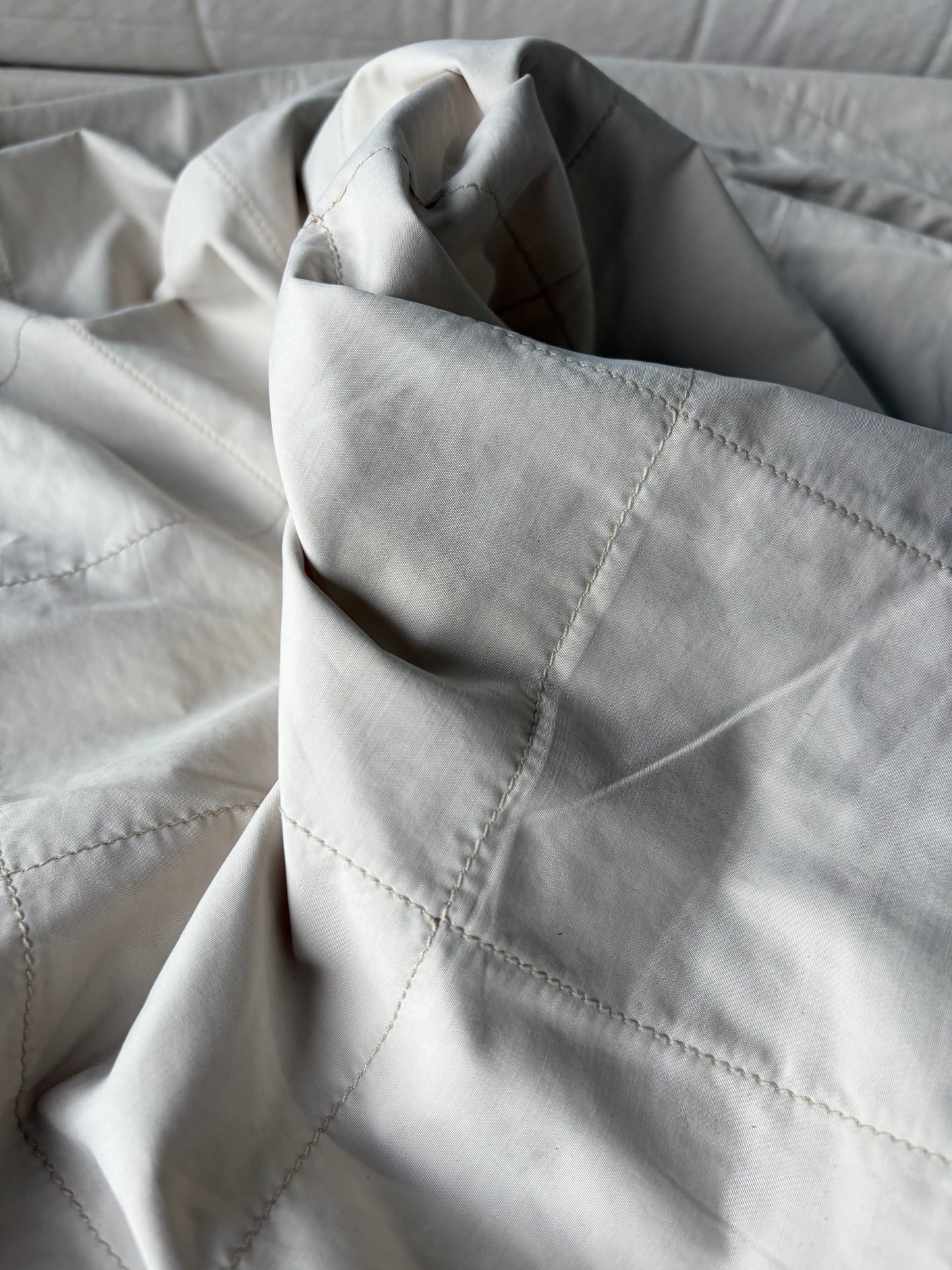 STAN 058 light quilted fabric cream