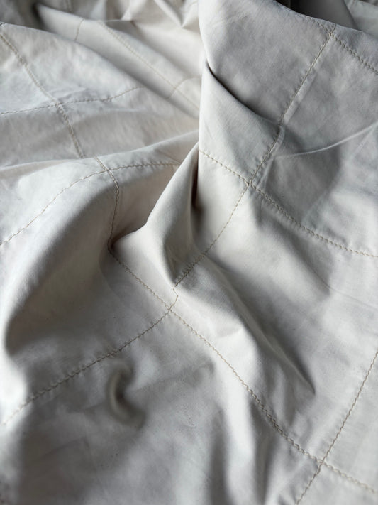 STAN 058 light quilted fabric cream