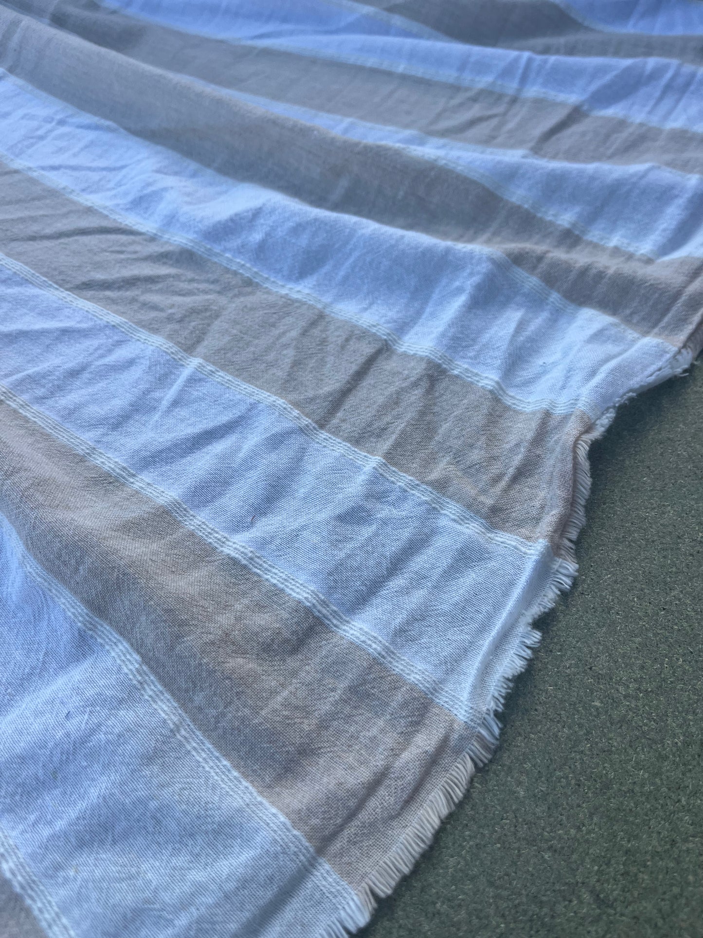 RW 051 cotton gaze stripes sand/white