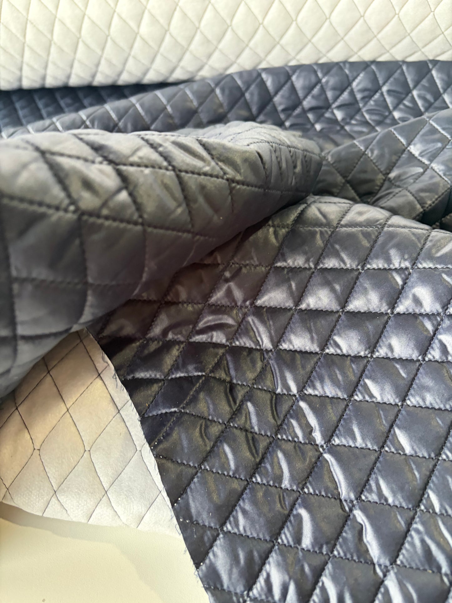 STAN 059 light quilted fabric navy