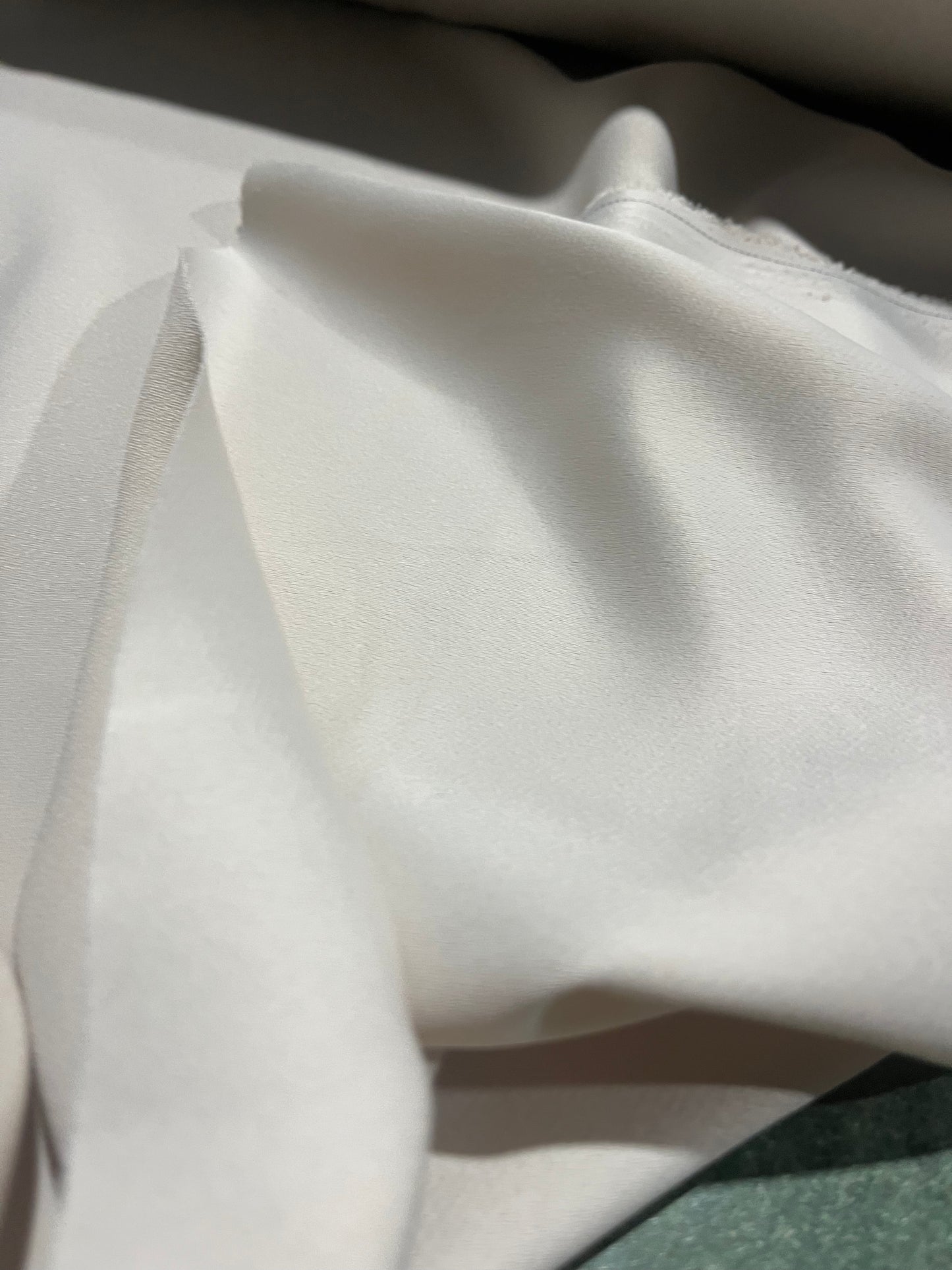 ALBA 004 crêpe envers satin cream