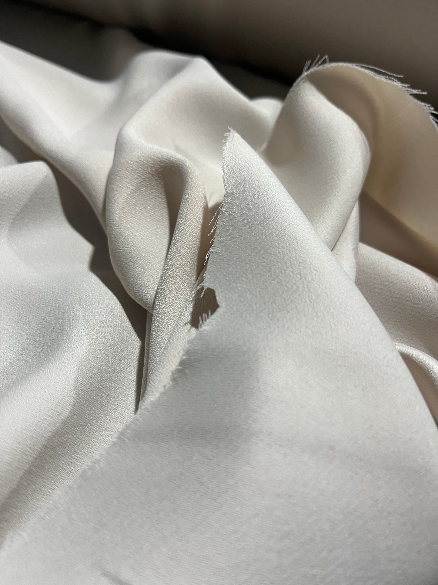 ALBA 004 crêpe envers satin cream