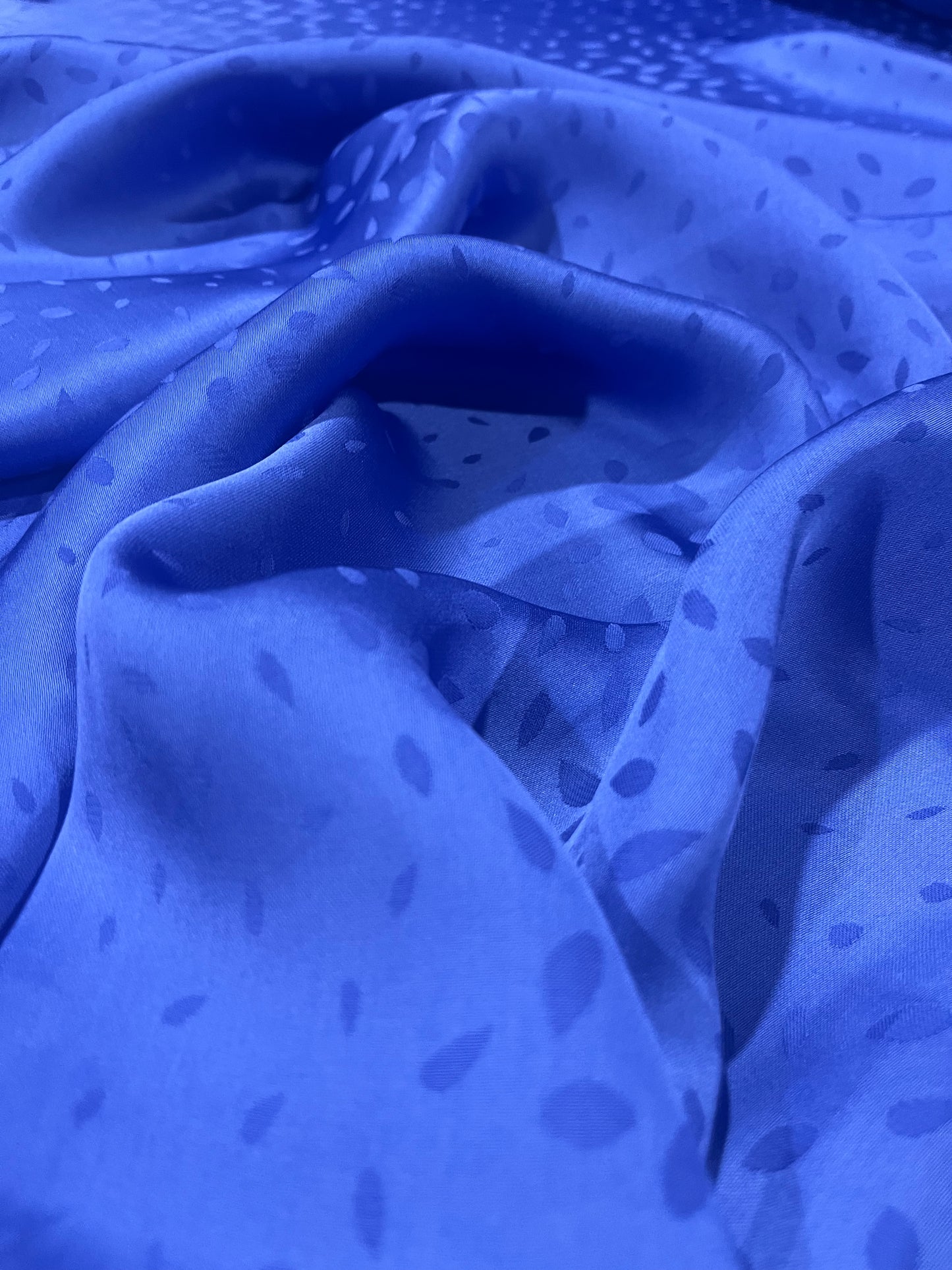 G01 Viscose light jacquard royal blue