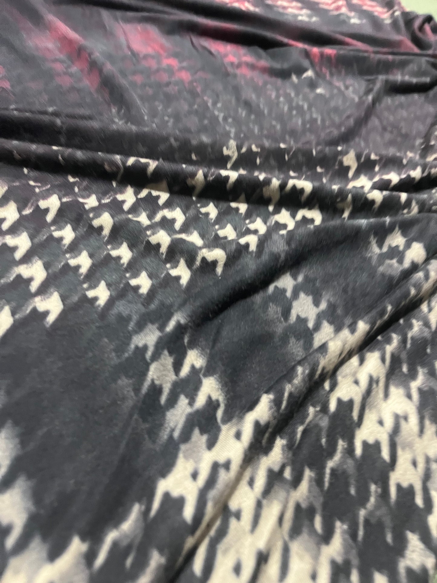 ALBA 006 jersey viscose dogtooth