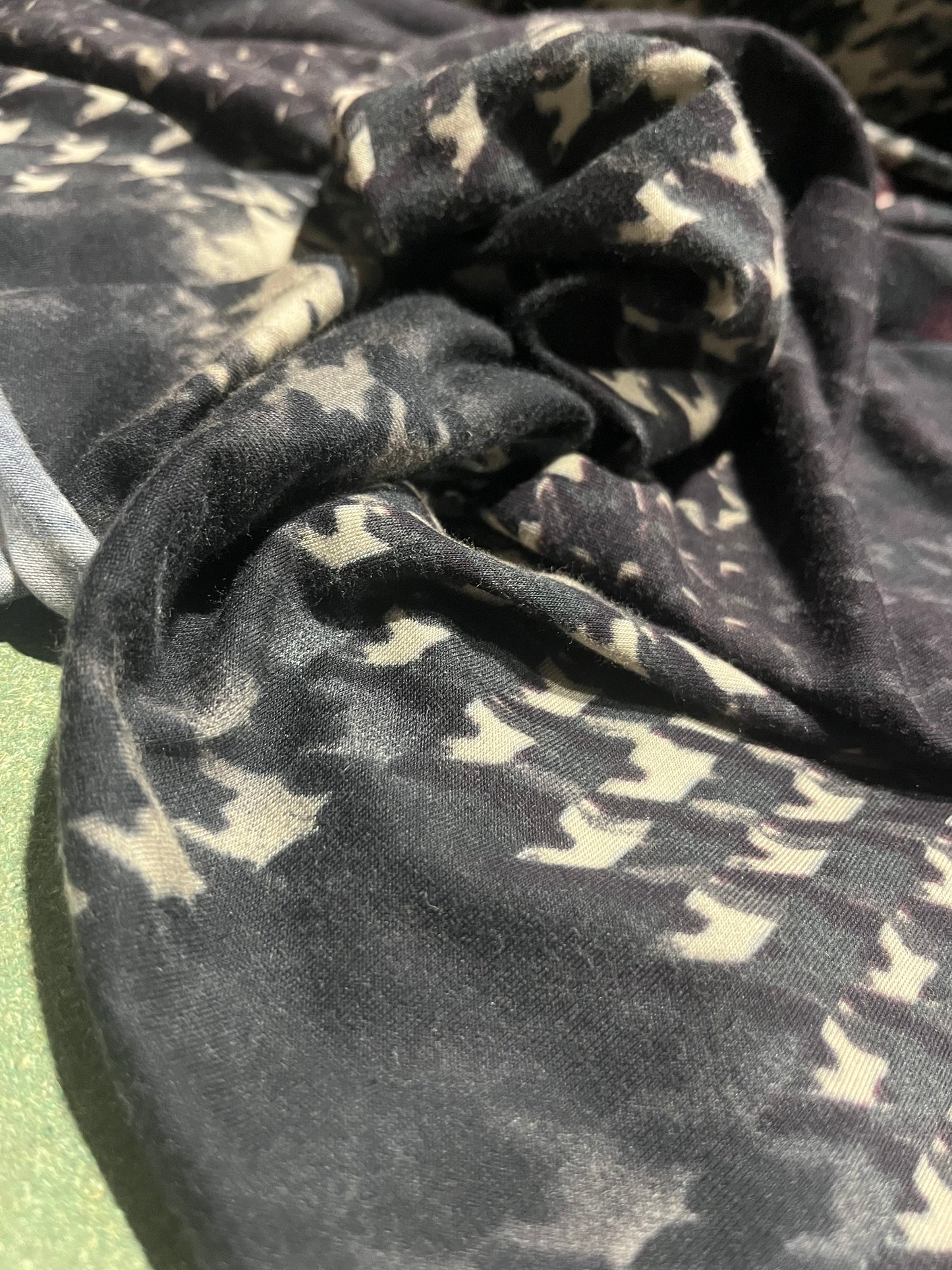 ALBA 006 jersey viscose dogtooth