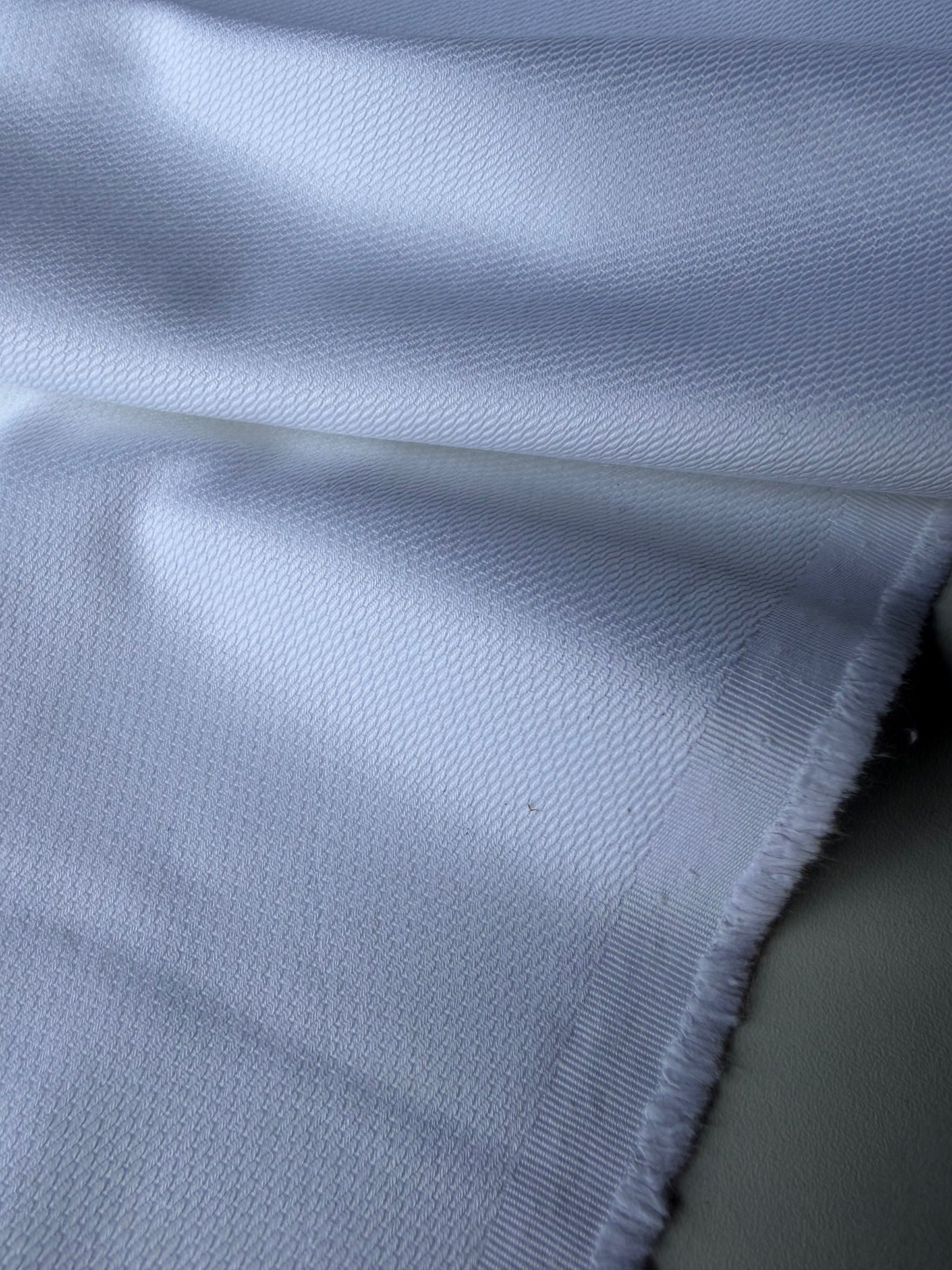 AMI 2.29 white midweight structured cotton