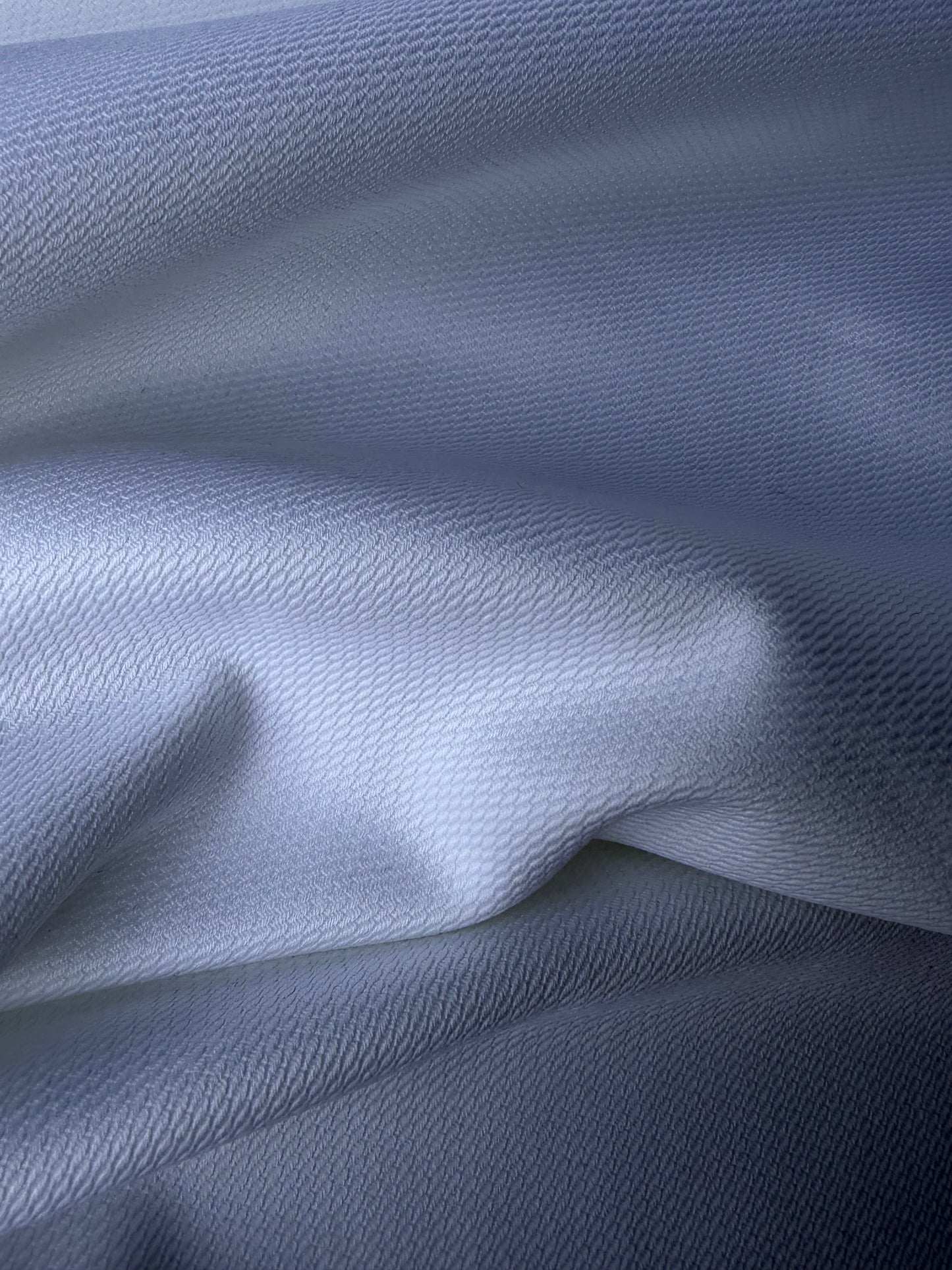 AMI 2.29 white midweight structured cotton