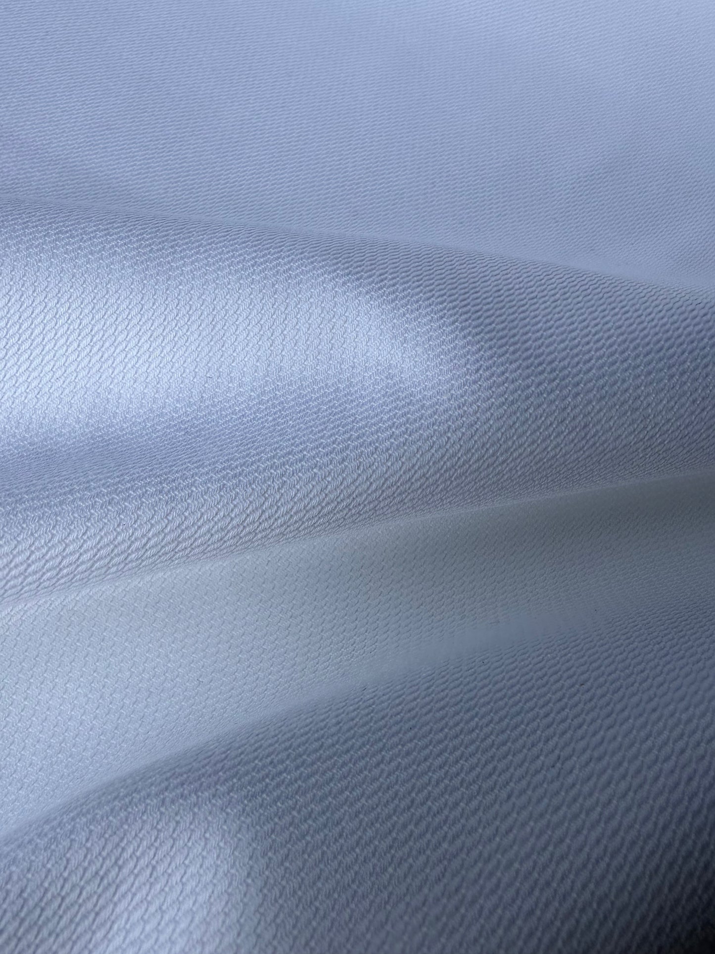 AMI 2.29 white midweight structured cotton