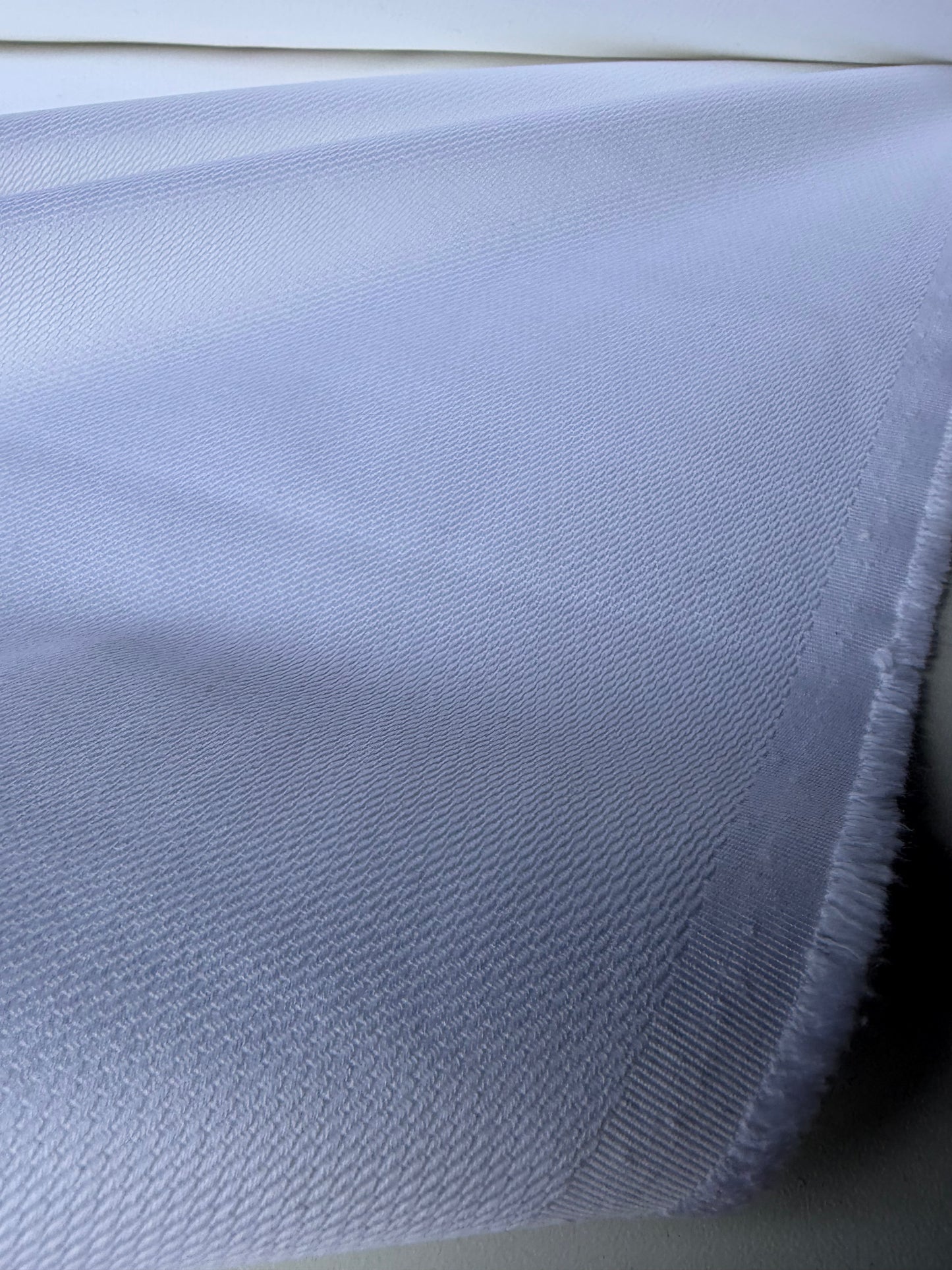 AMI 2.29 white midweight structured cotton