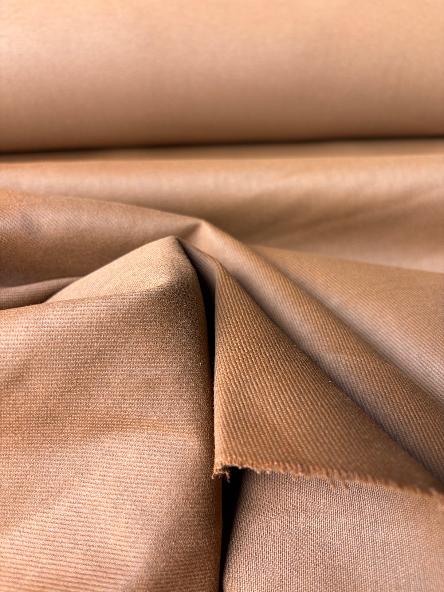 AMI 2.32 caramel heavy cotton twill