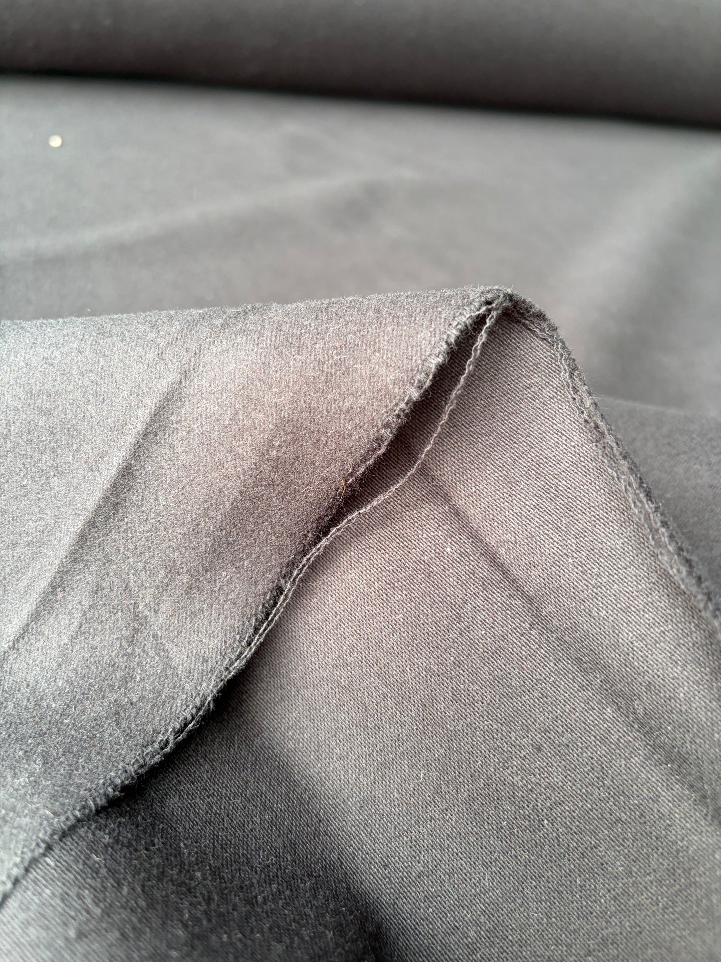 AMI 2.33 black cotton peach finish