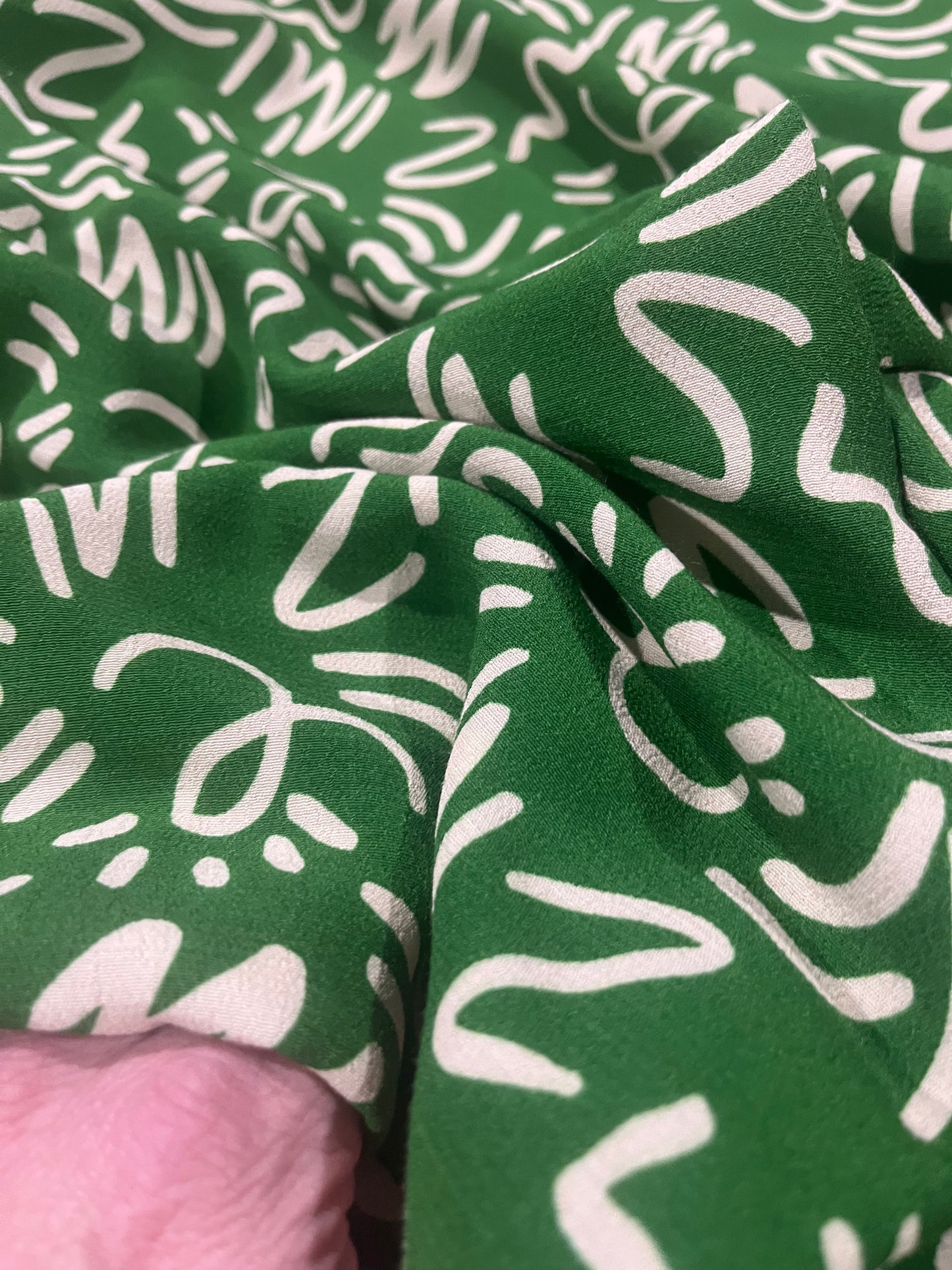 D01  Mattia crêpe viscose green/white print