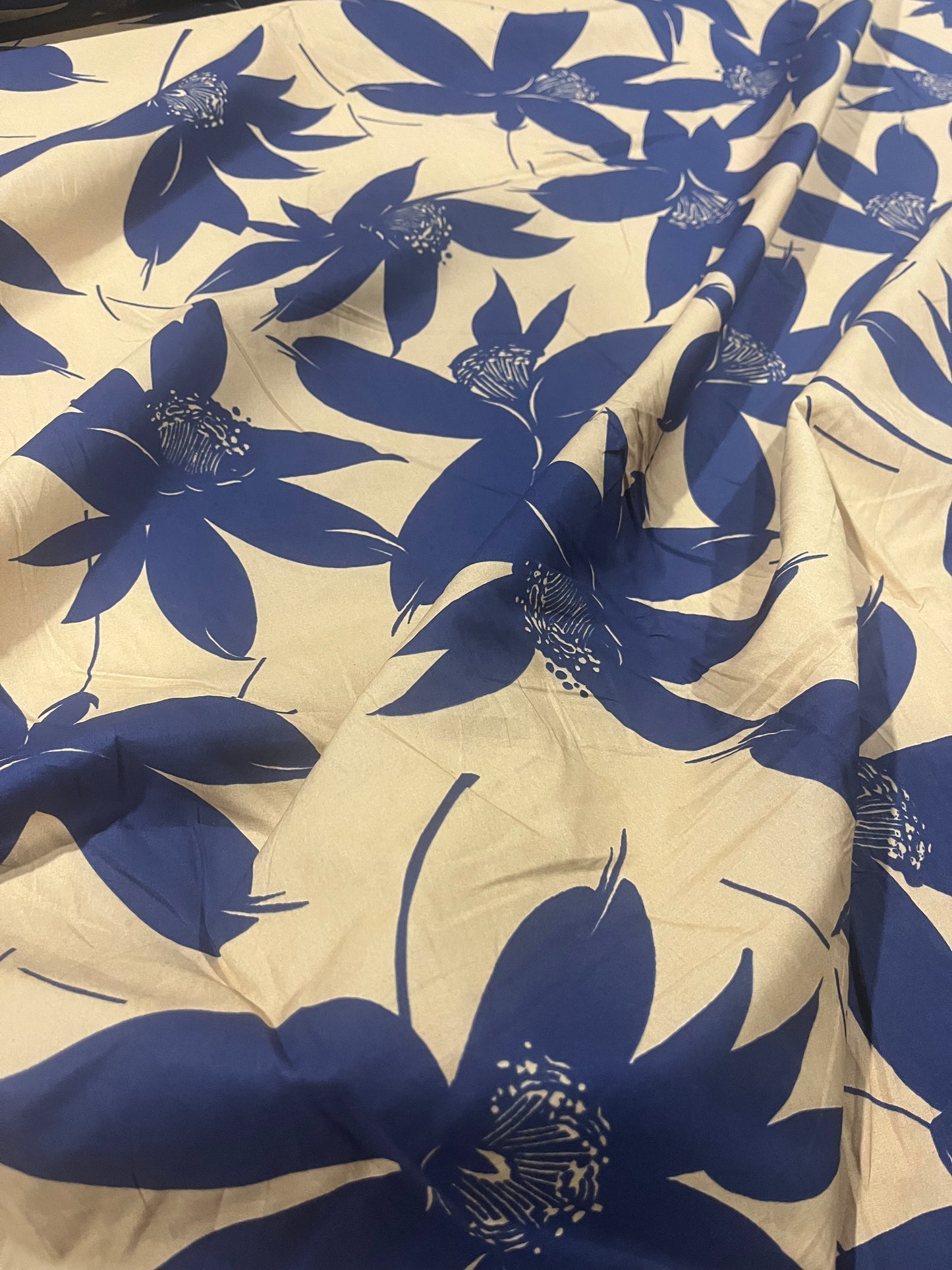 B01 cotton camel/navy flowers