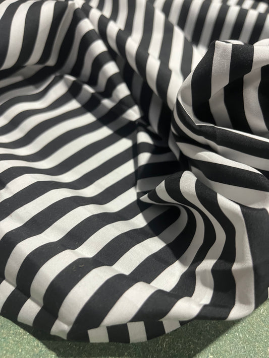 ALBA 016 poplin with black/white print