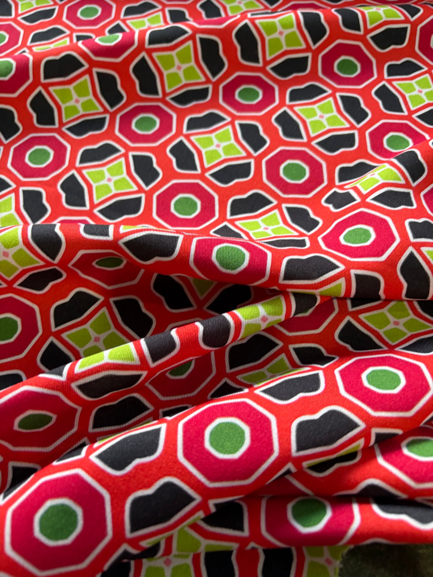 APU 002 red/lime geo print viscose twill
