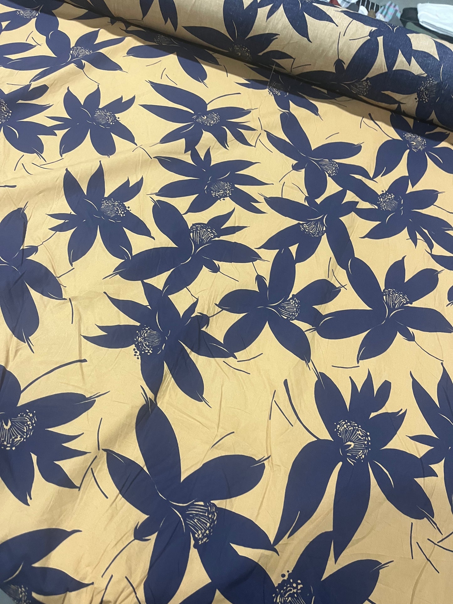 B01 cotton camel/navy flowers