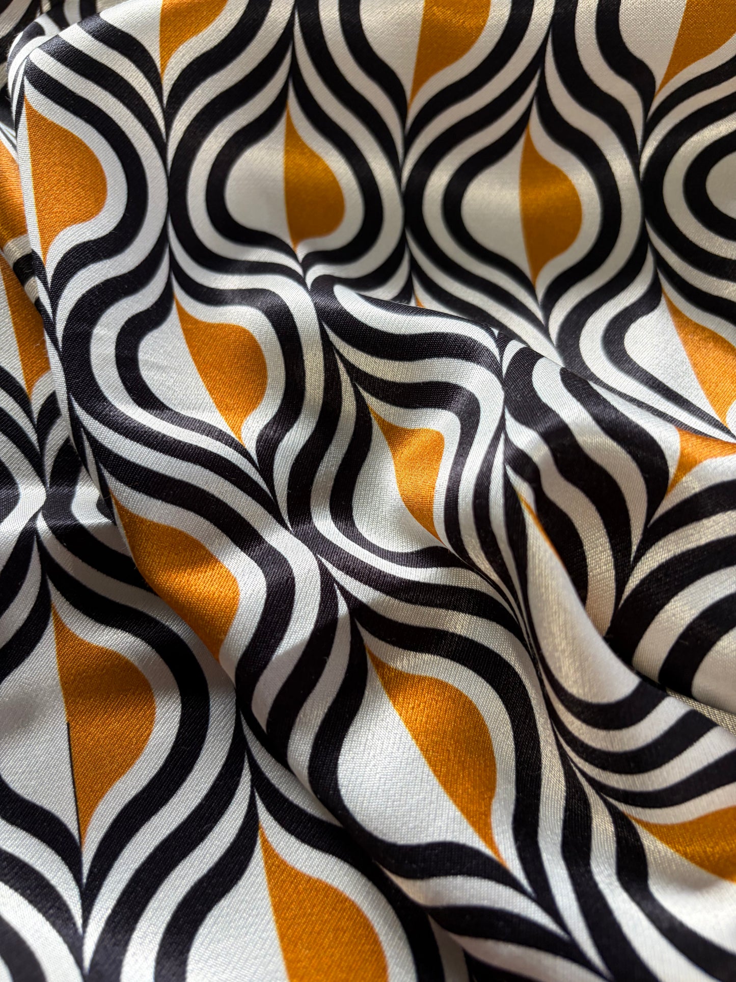 APU 003 cognac/white/black geo print viscose satin