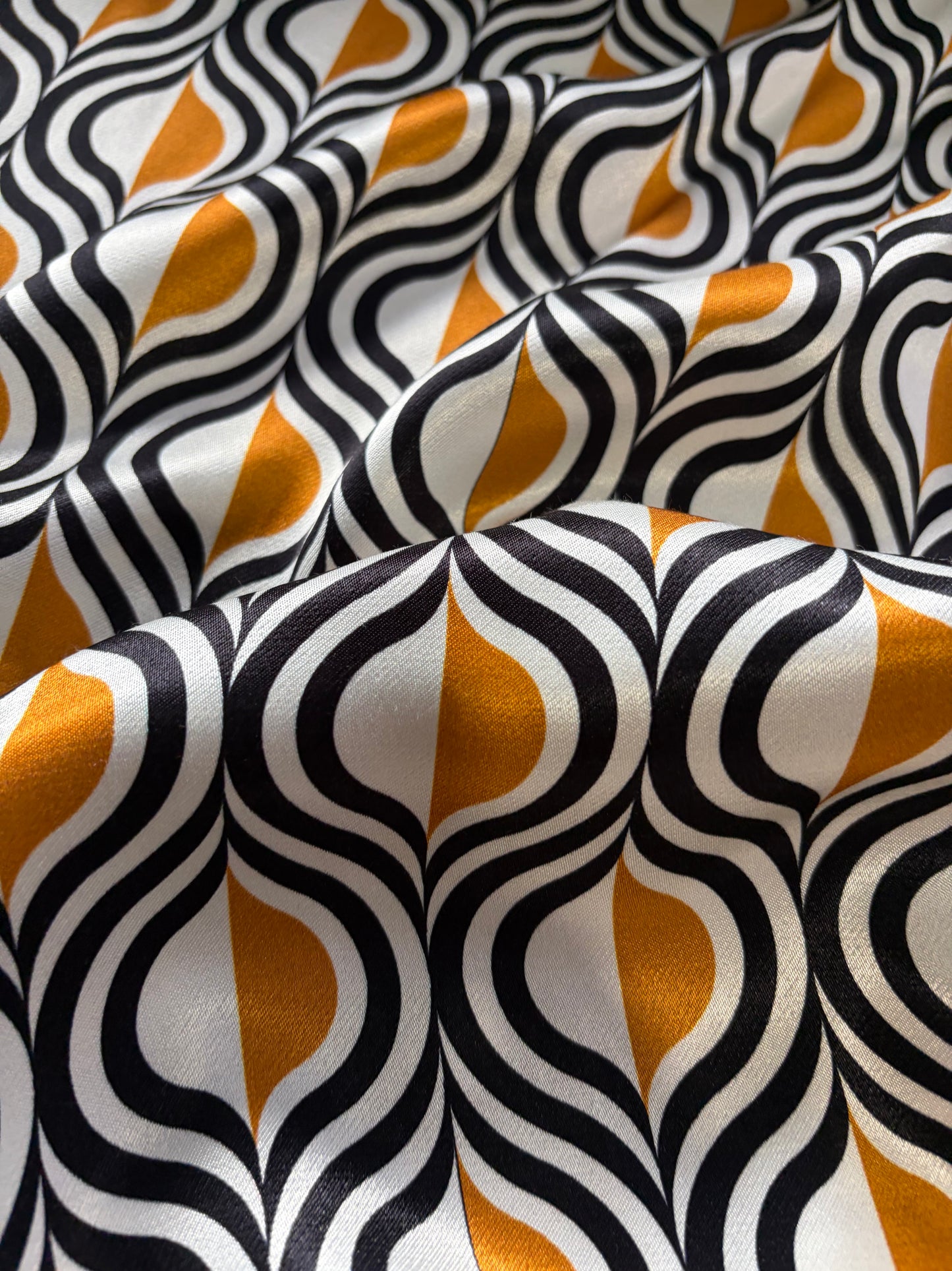 APU 003 cognac/white/black geo print viscose satin
