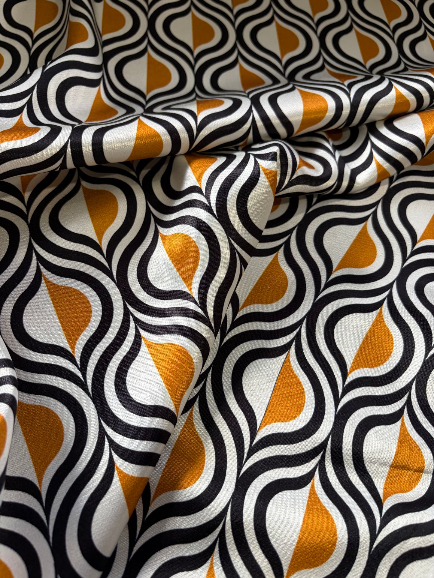 APU 003 cognac/white/black geo print viscose satin