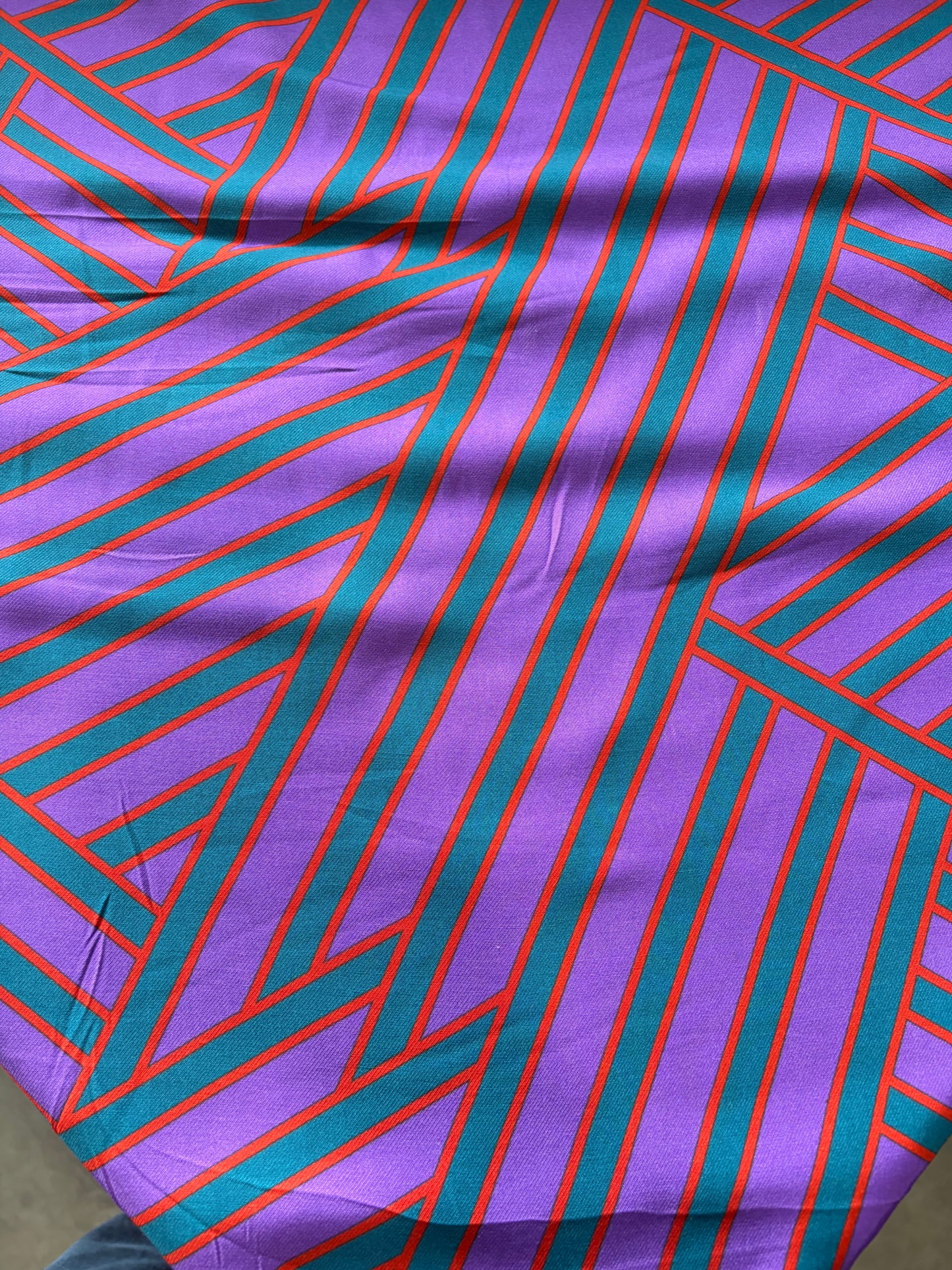 APU 005 purple/green geo print viscose twill