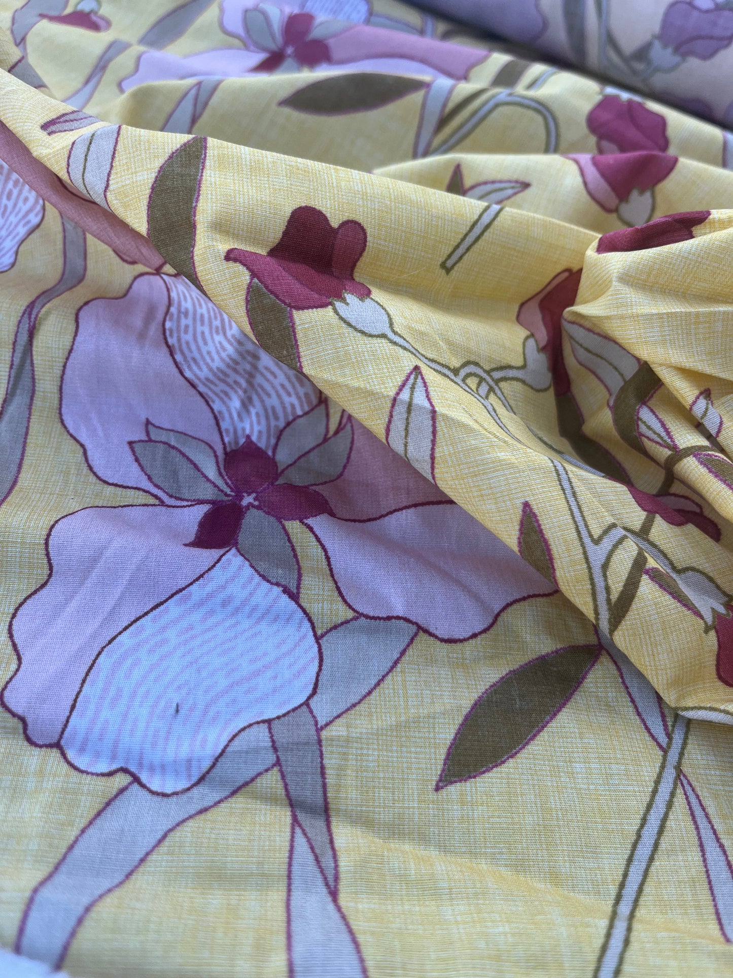 RW 068 poplin with yellow/pink flowers