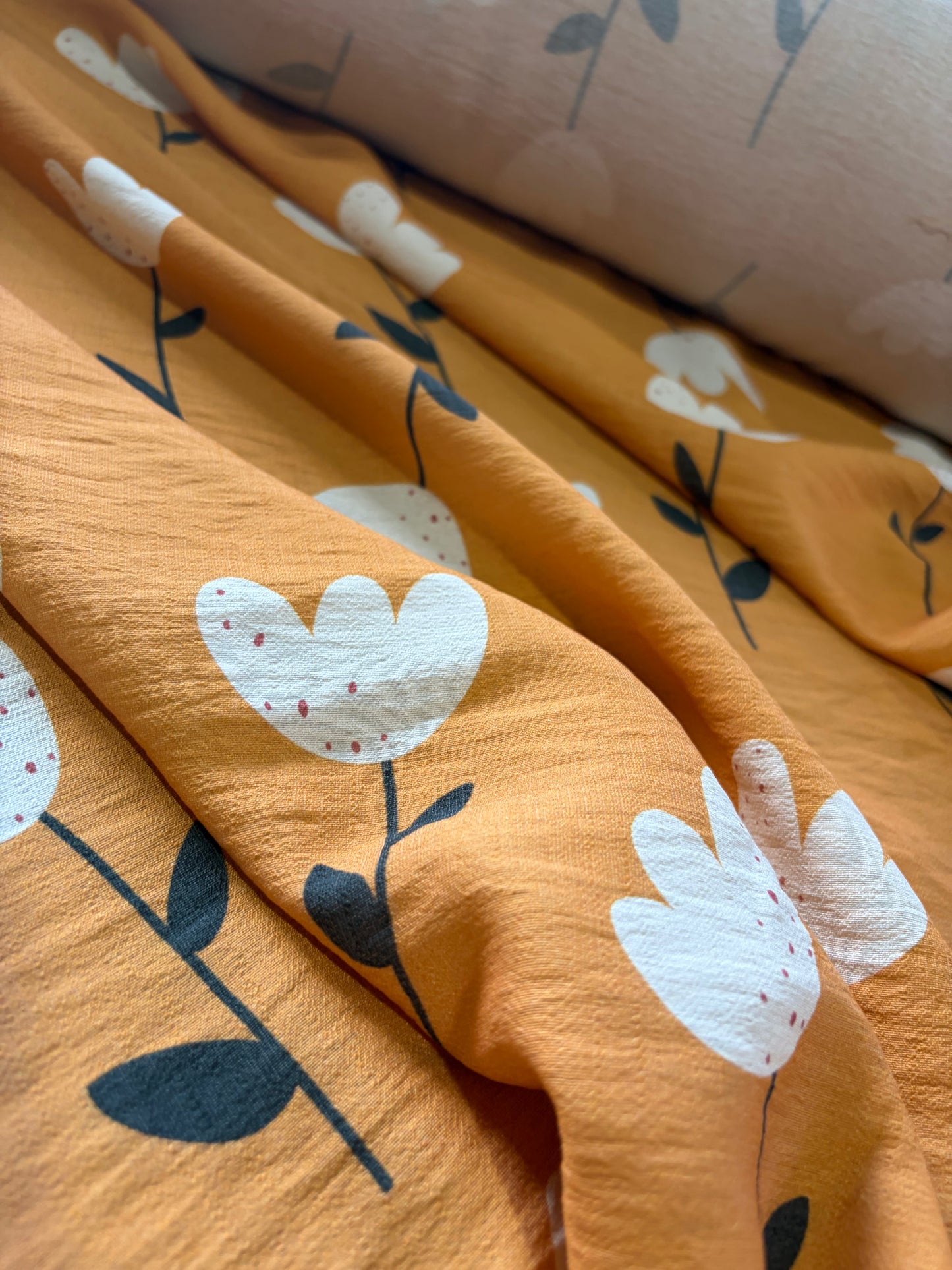 APU 006 soft yellow floral viscose crêpe print