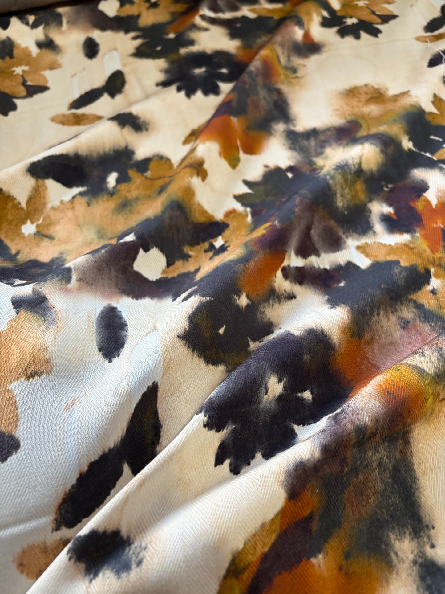 APU 008 watery autumn flowers heavy viscose chevron