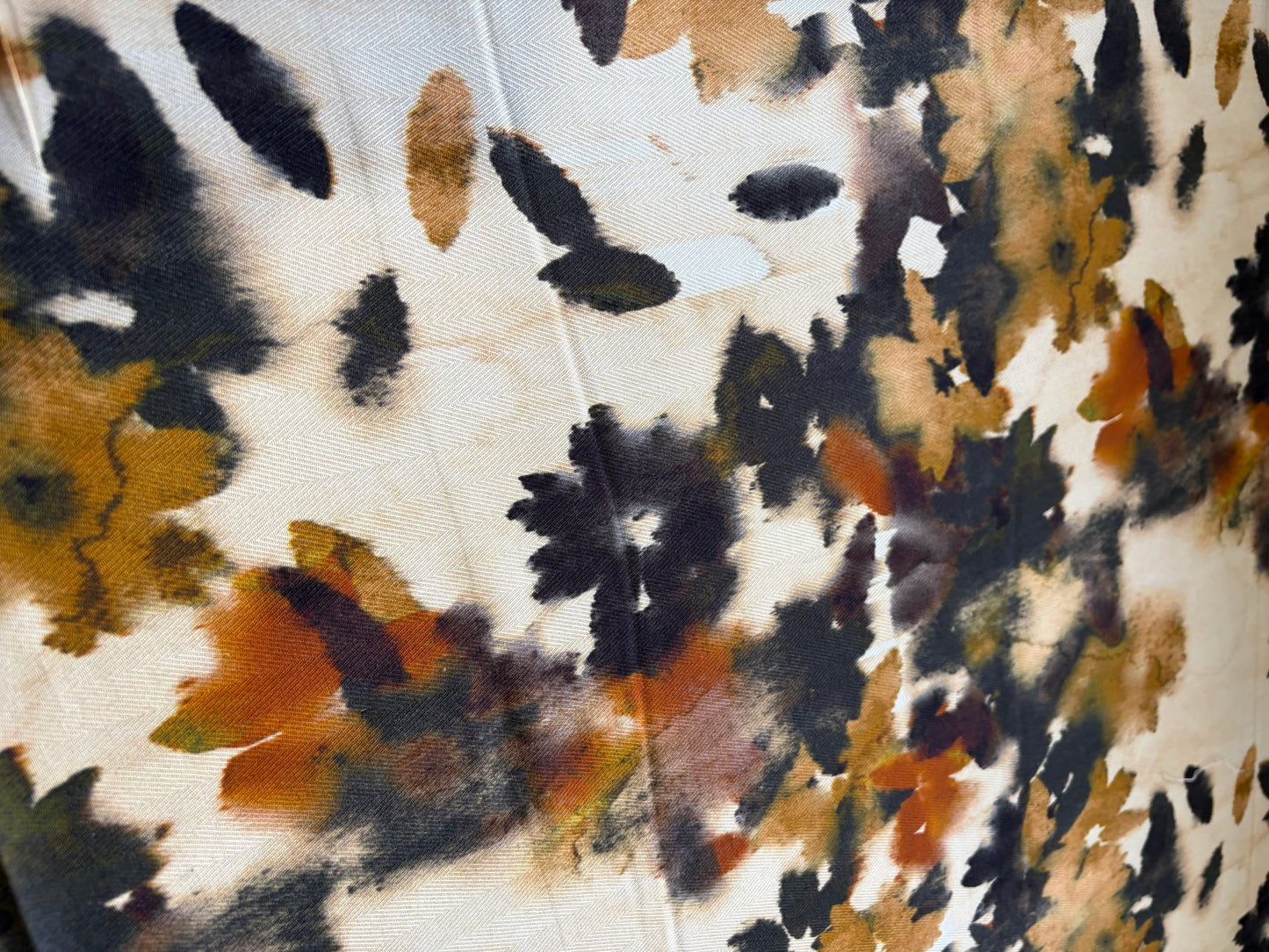 APU 008 watery autumn flowers heavy viscose chevron
