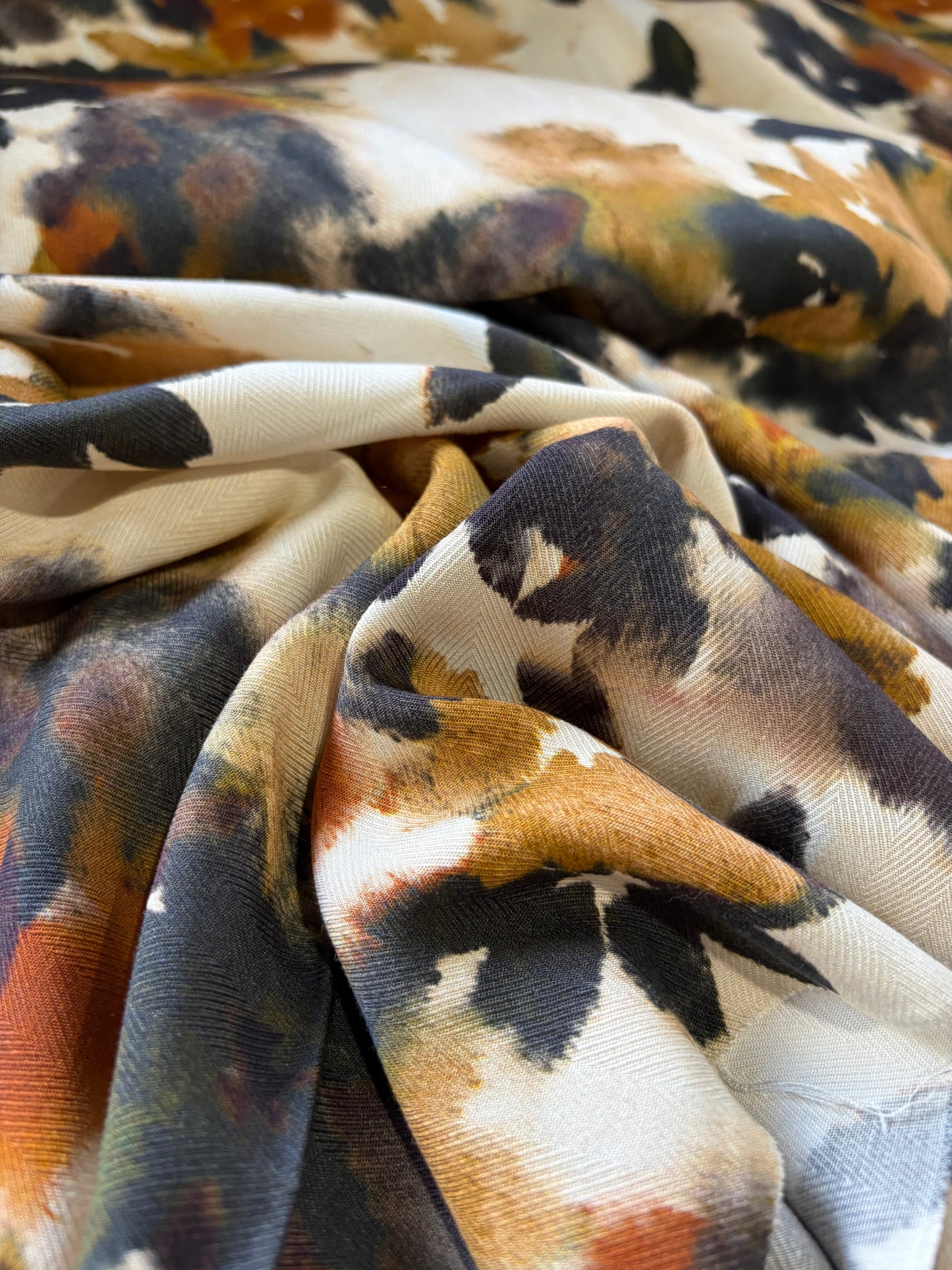APU 008 watery autumn flowers heavy viscose chevron
