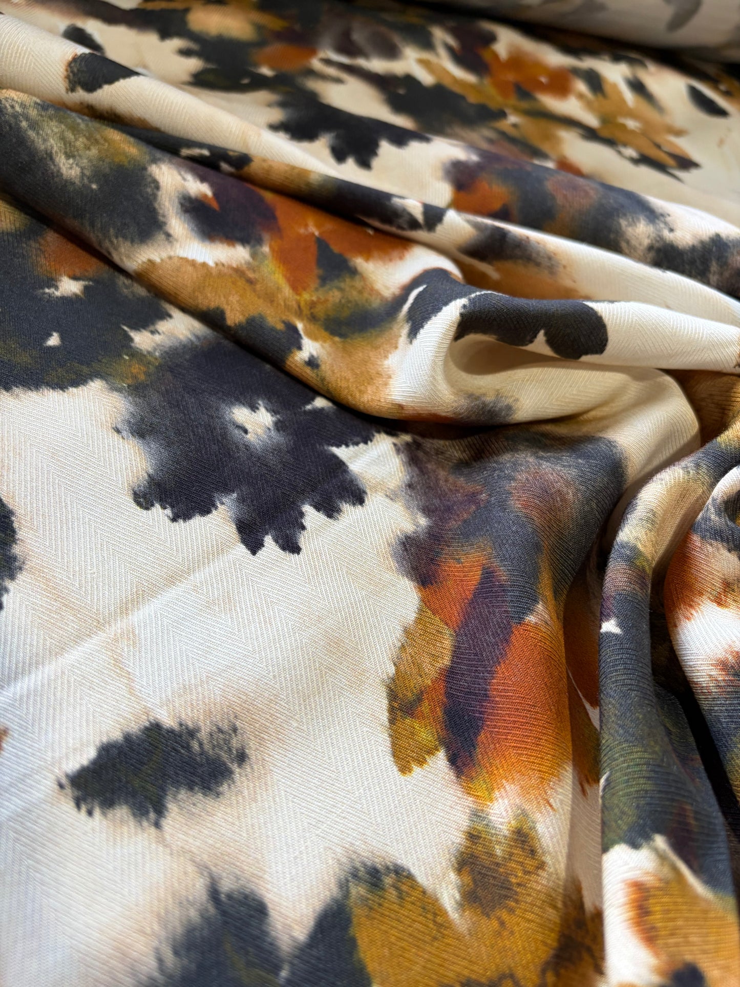 APU 008 watery autumn flowers heavy viscose chevron