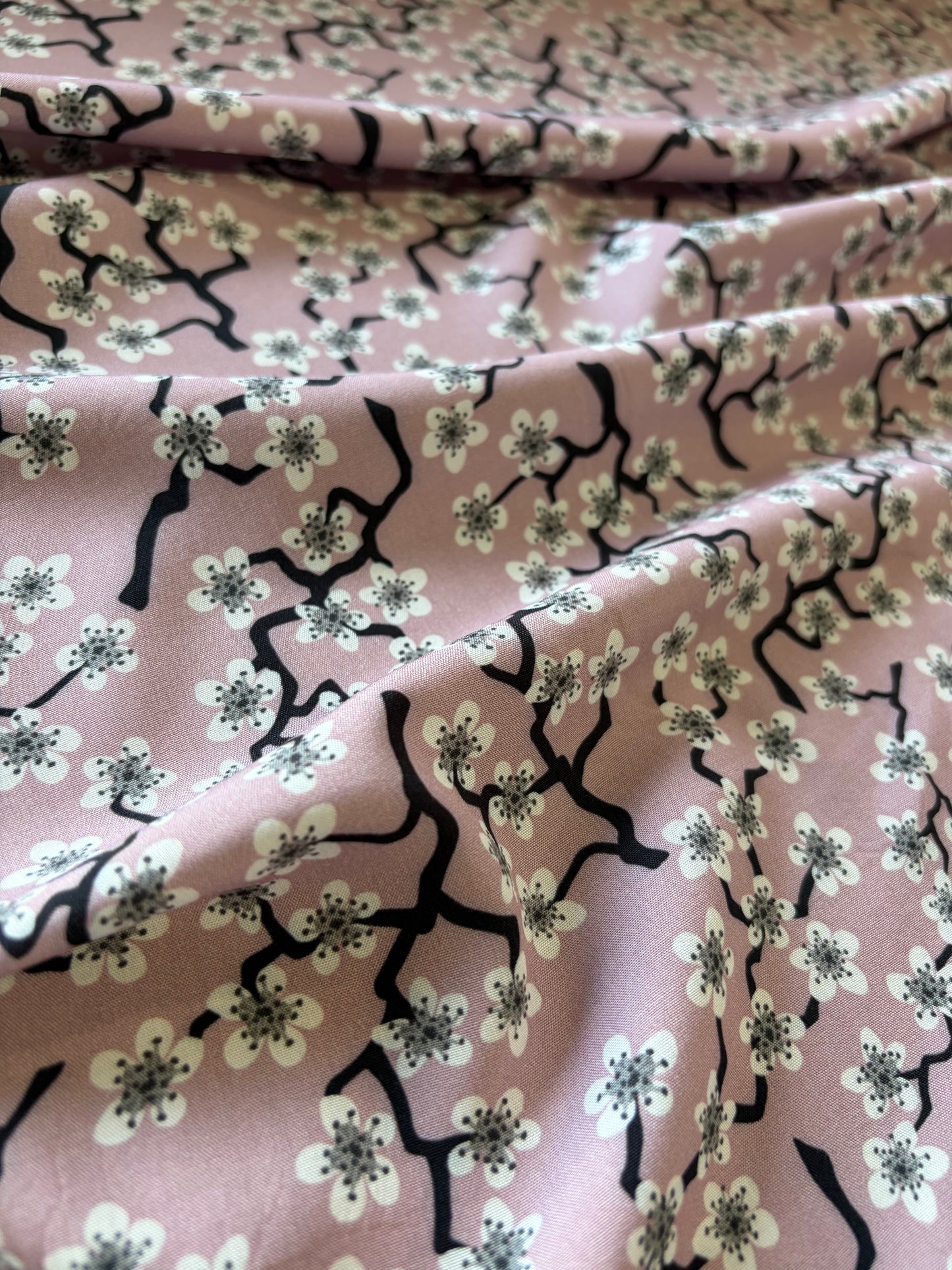 APU 011 dusty pink blossom viscose