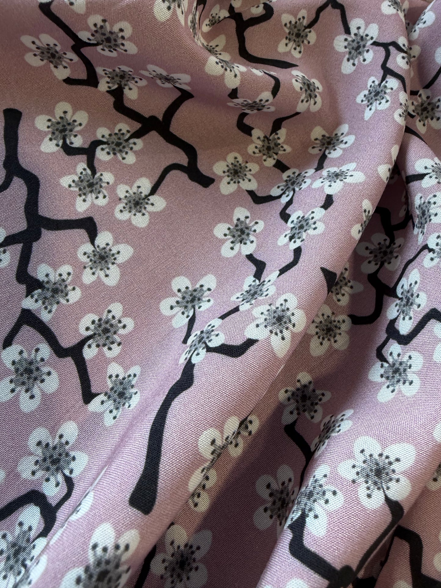 APU 011 dusty pink blossom viscose