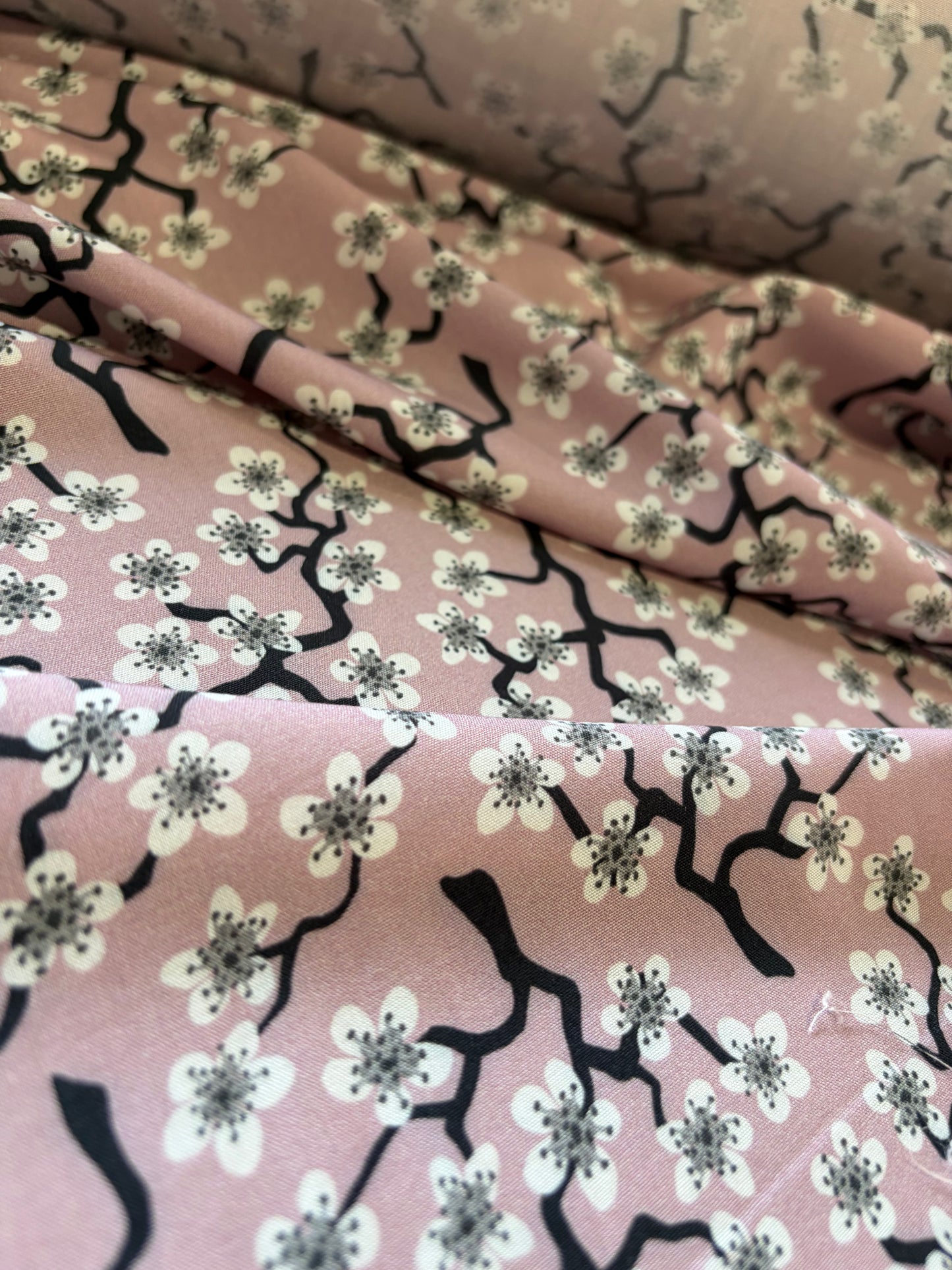 APU 011 dusty pink blossom viscose