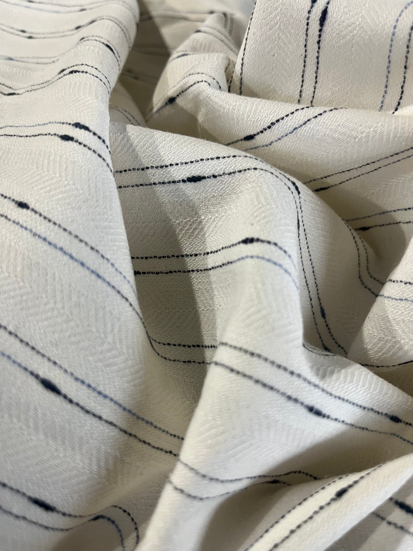 RAOUL 006 coloured white denim with slub stripes indigo