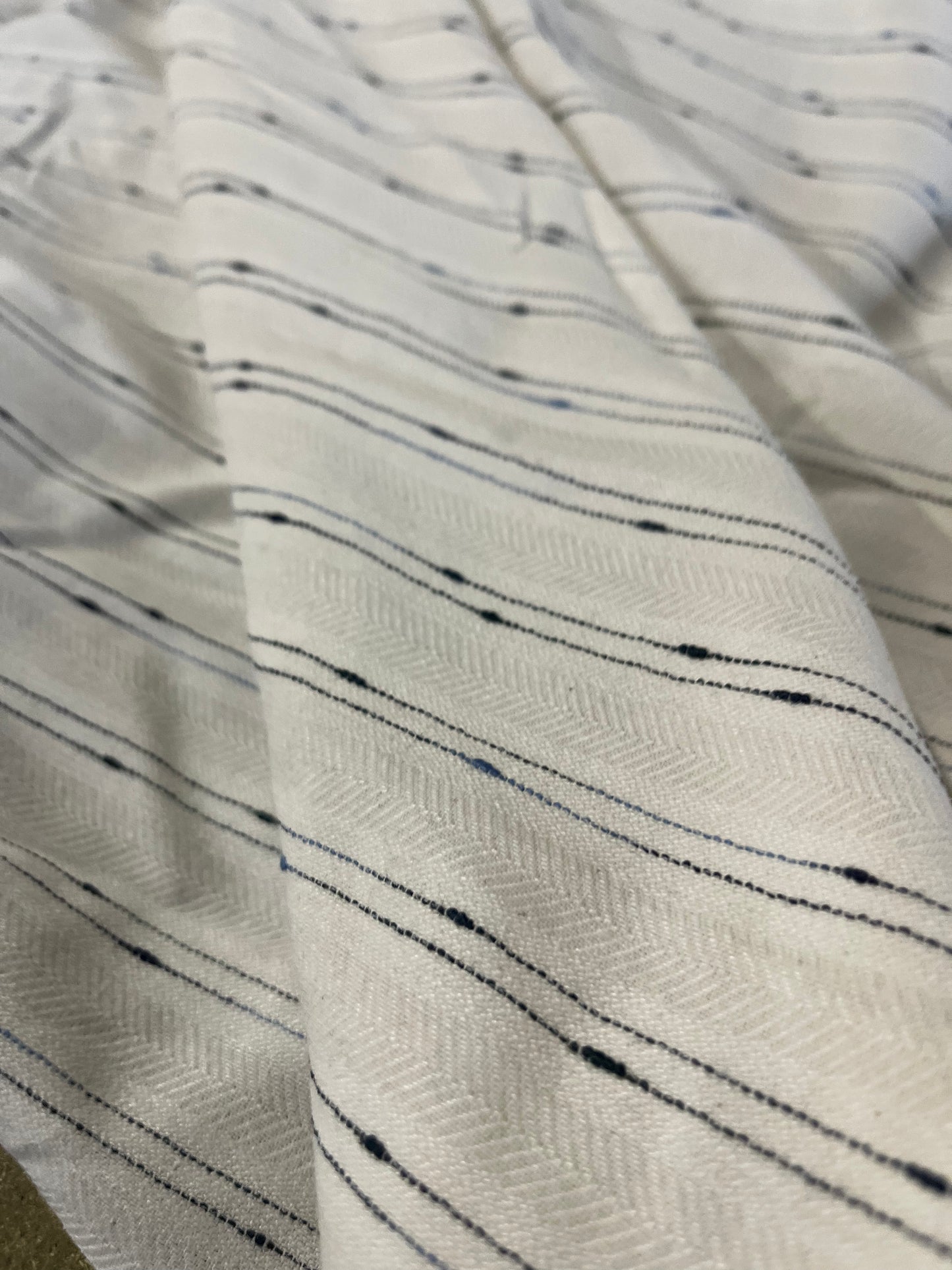RAOUL 006 coloured white denim with slub stripes indigo