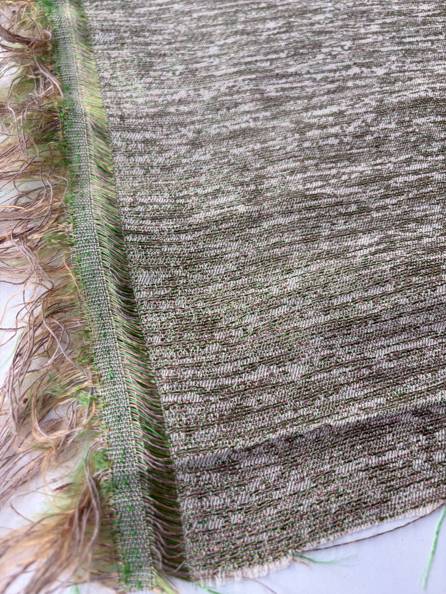 AMBRE 001 brocart fil à fil green/sand