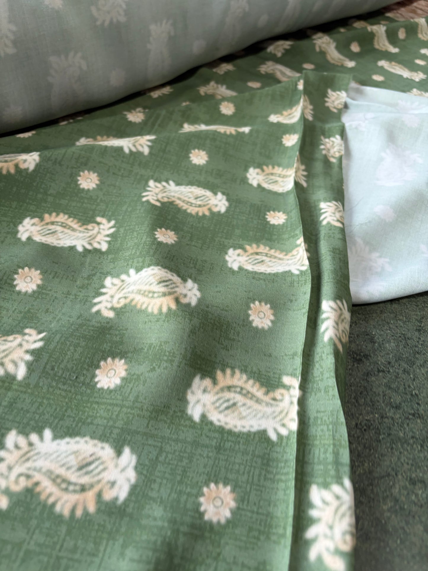 APU 018 double border paisley cotton voile