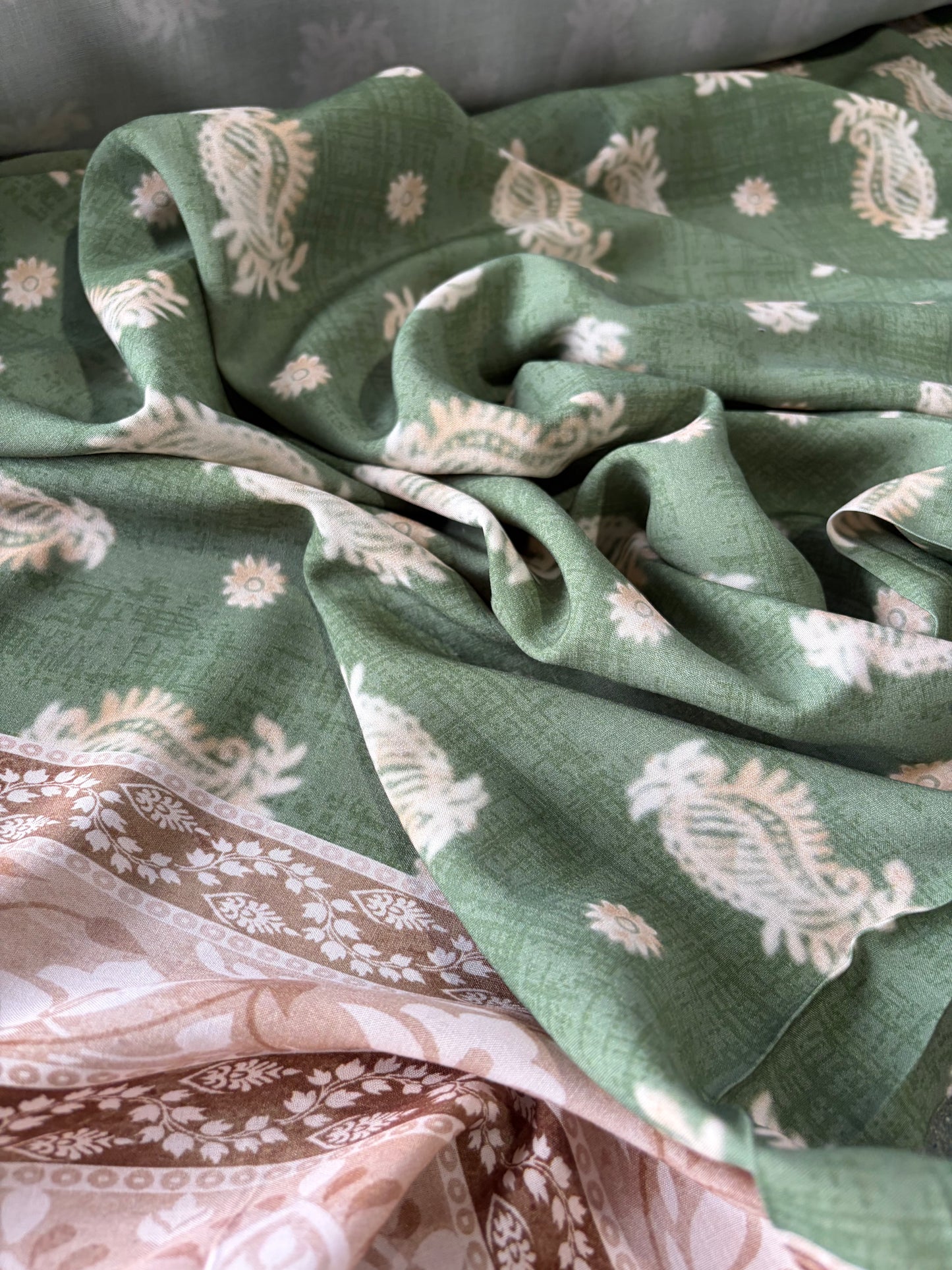 APU 018 double border paisley cotton voile
