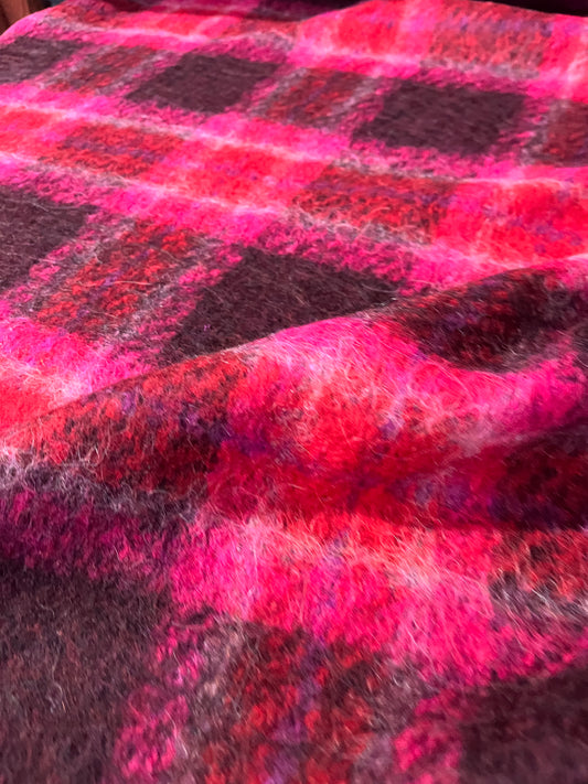 CLEO 015 heavy wool check red/pink