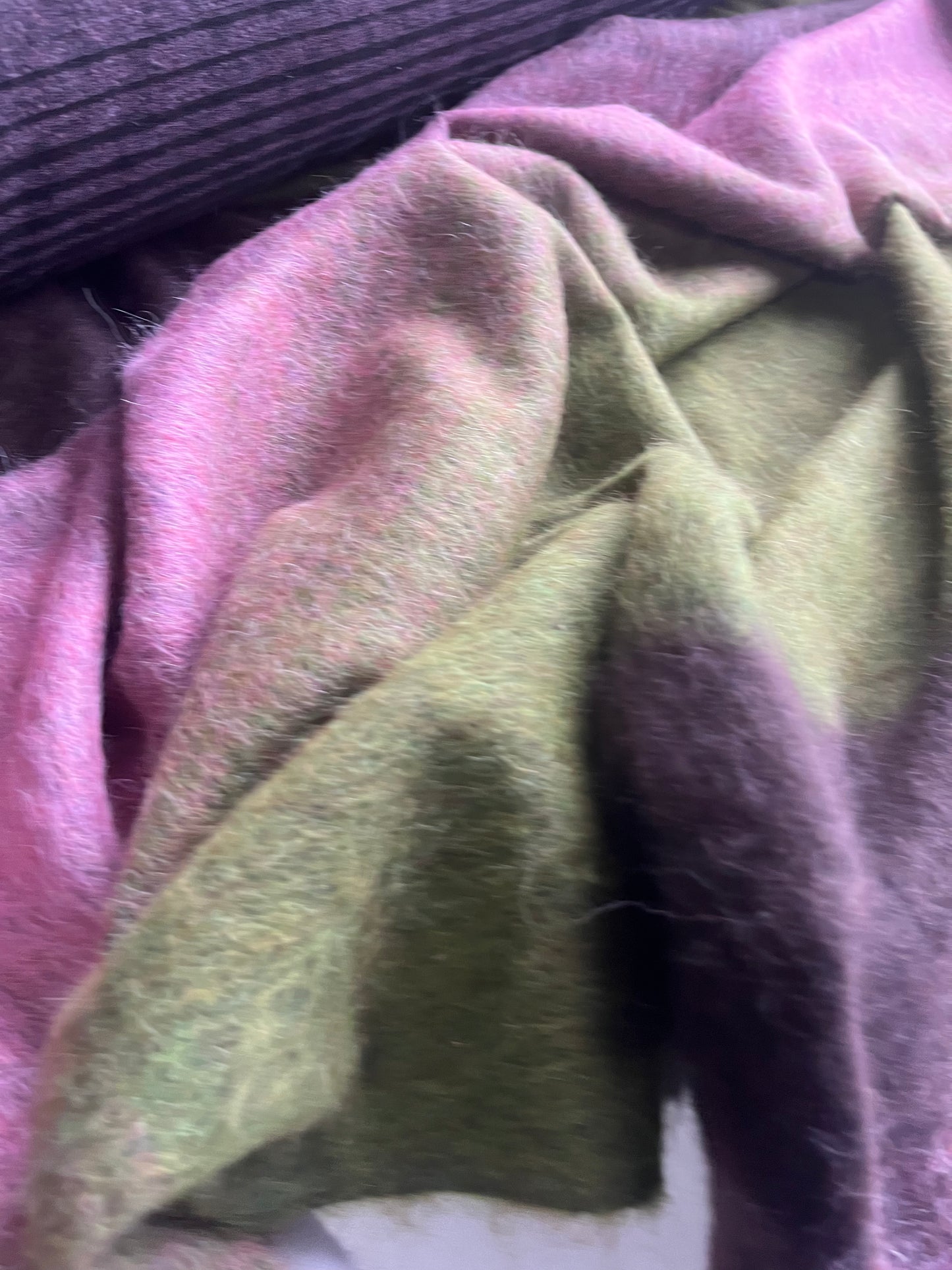 CLEO 018 heavy wool dégradé stripes pink/green