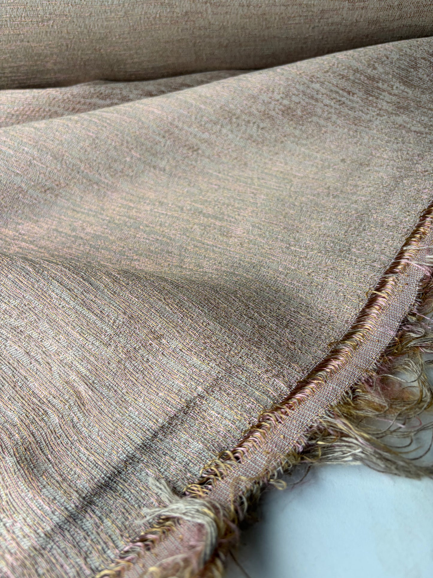 AMBRE 017 brocart fil à fil sand/soft pink