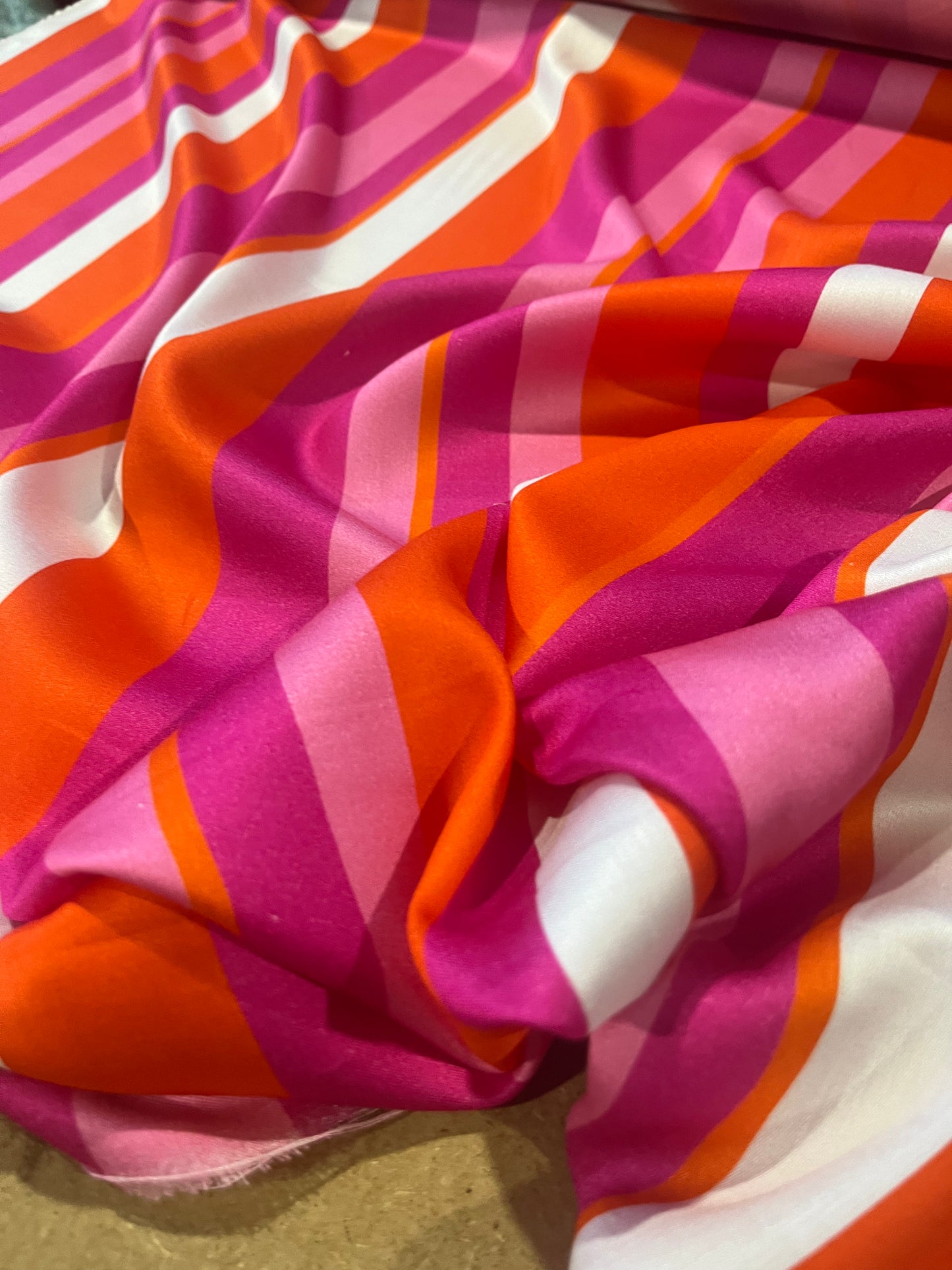 D01 Mattia 1025 viscose stripes fuchsia/pink/orange