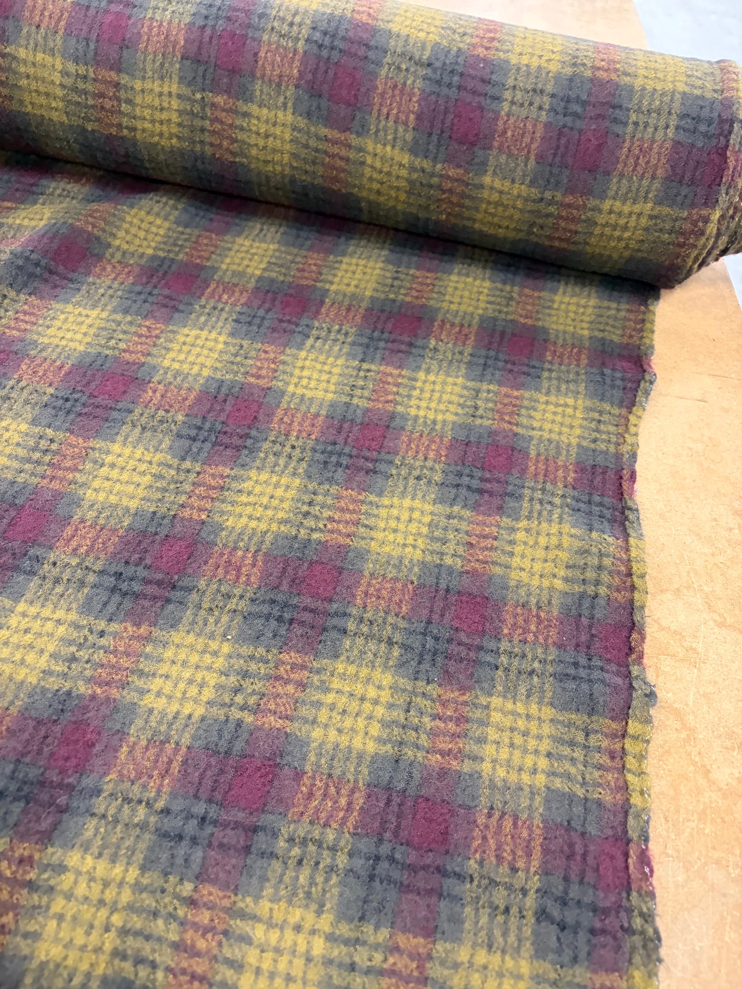 PIPO 001 checkered  boiled wool